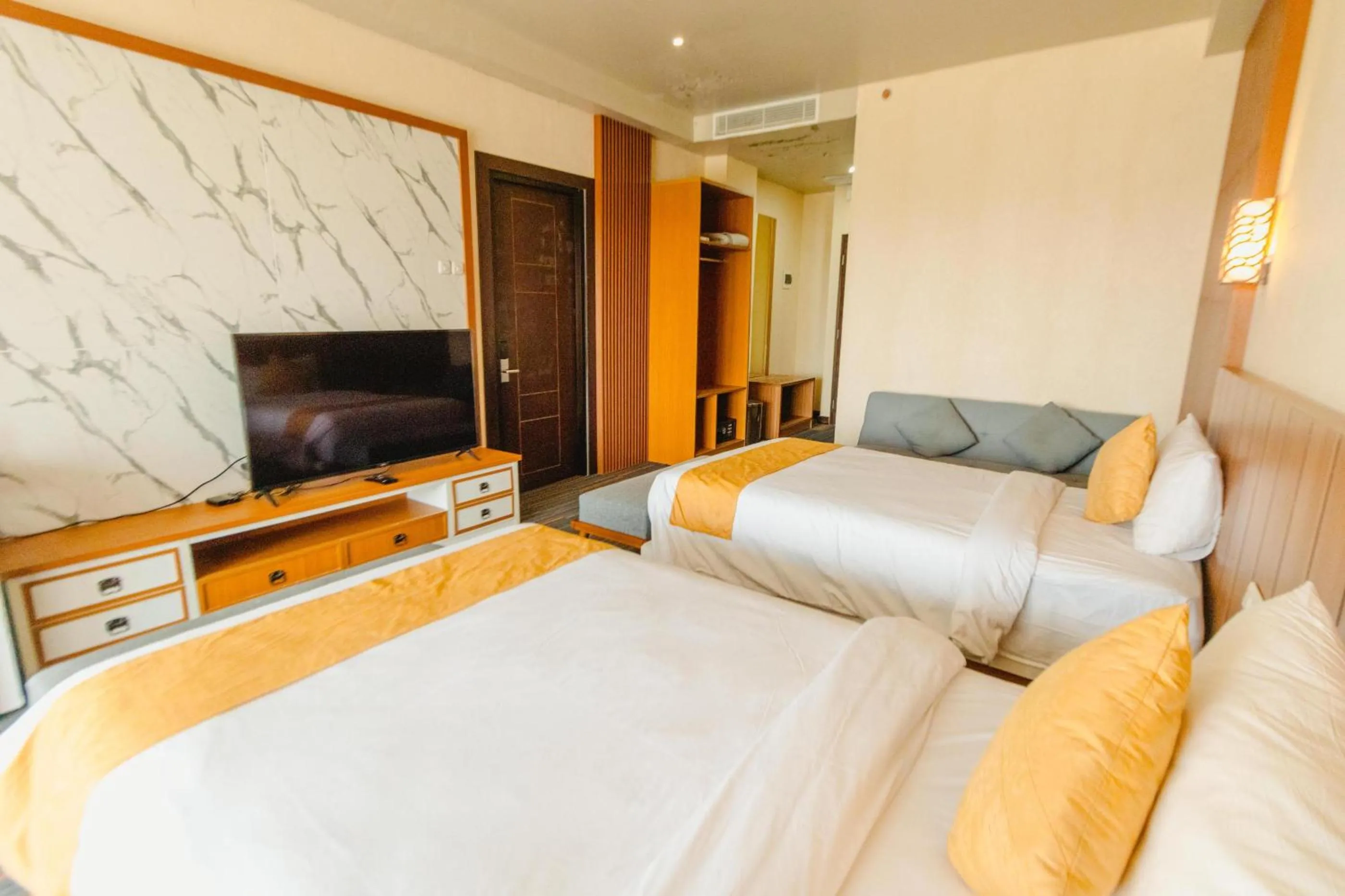 Communal lounge/ TV room, Bed in De Balen Soultan Hotel