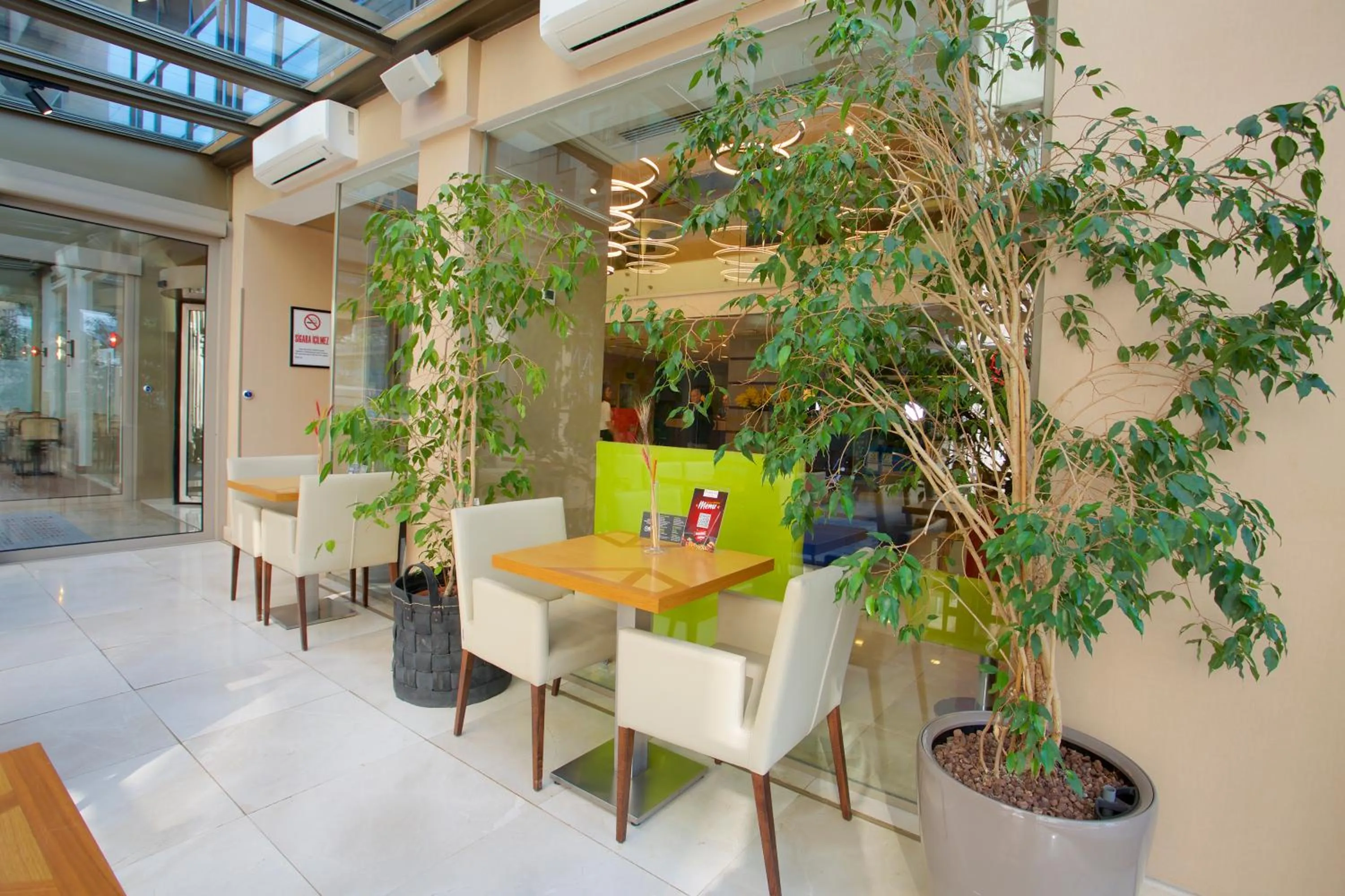 Garden in Ramada By Wyndham İstanbul Taksim