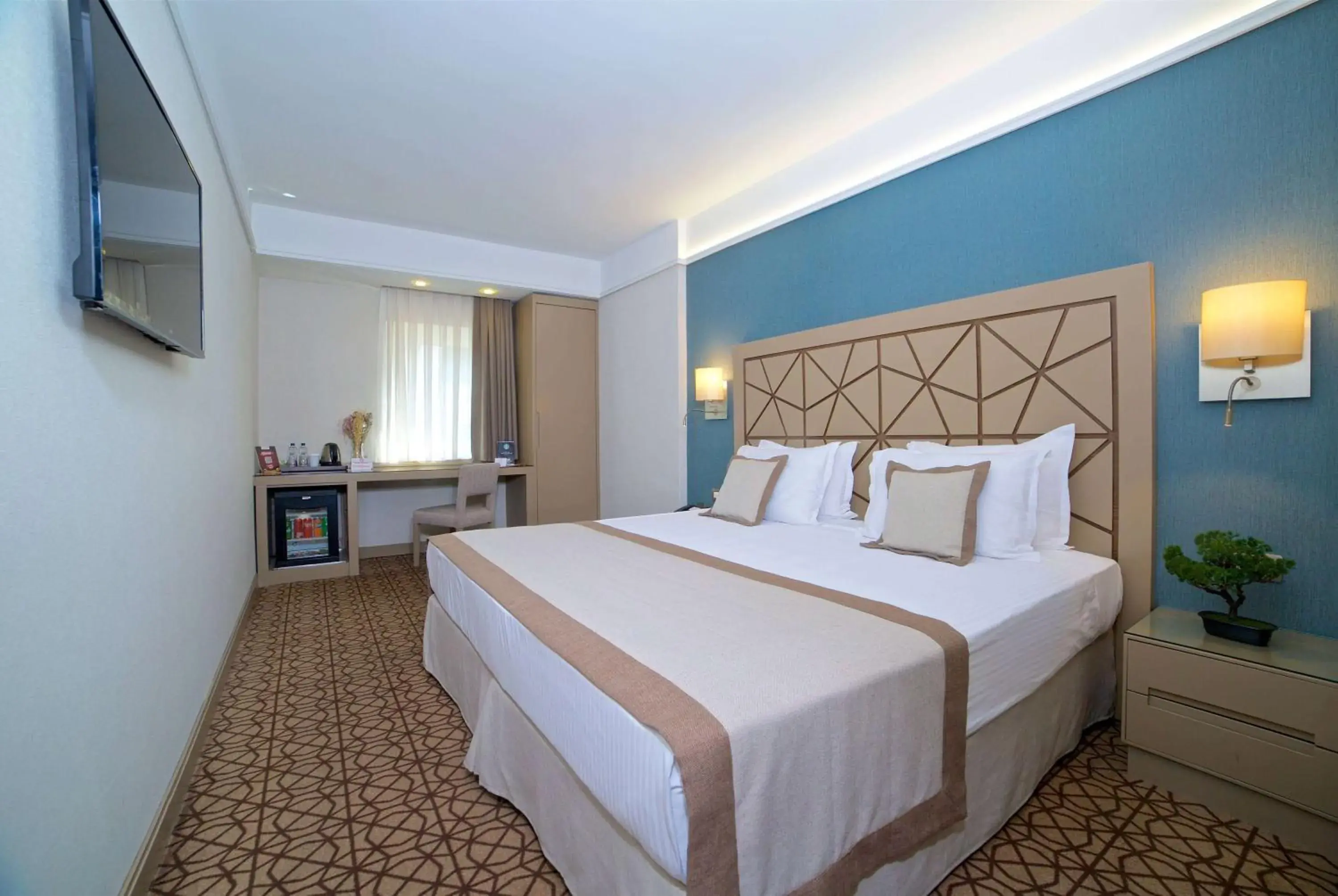 Standard King Room in Ramada By Wyndham İstanbul Taksim Standard King Room in Ramada By Wyndham İstanbul Taksim