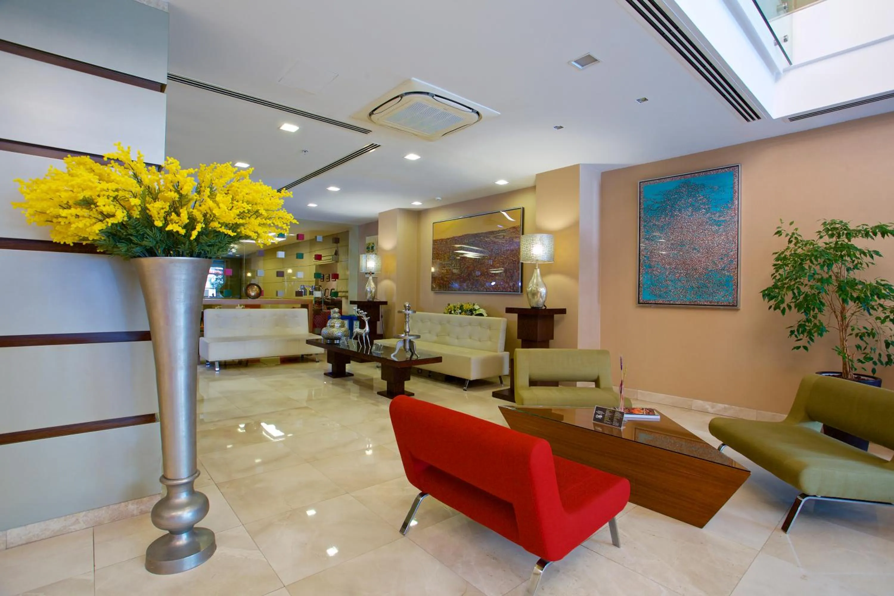 Lobby or reception in Ramada By Wyndham İstanbul Taksim