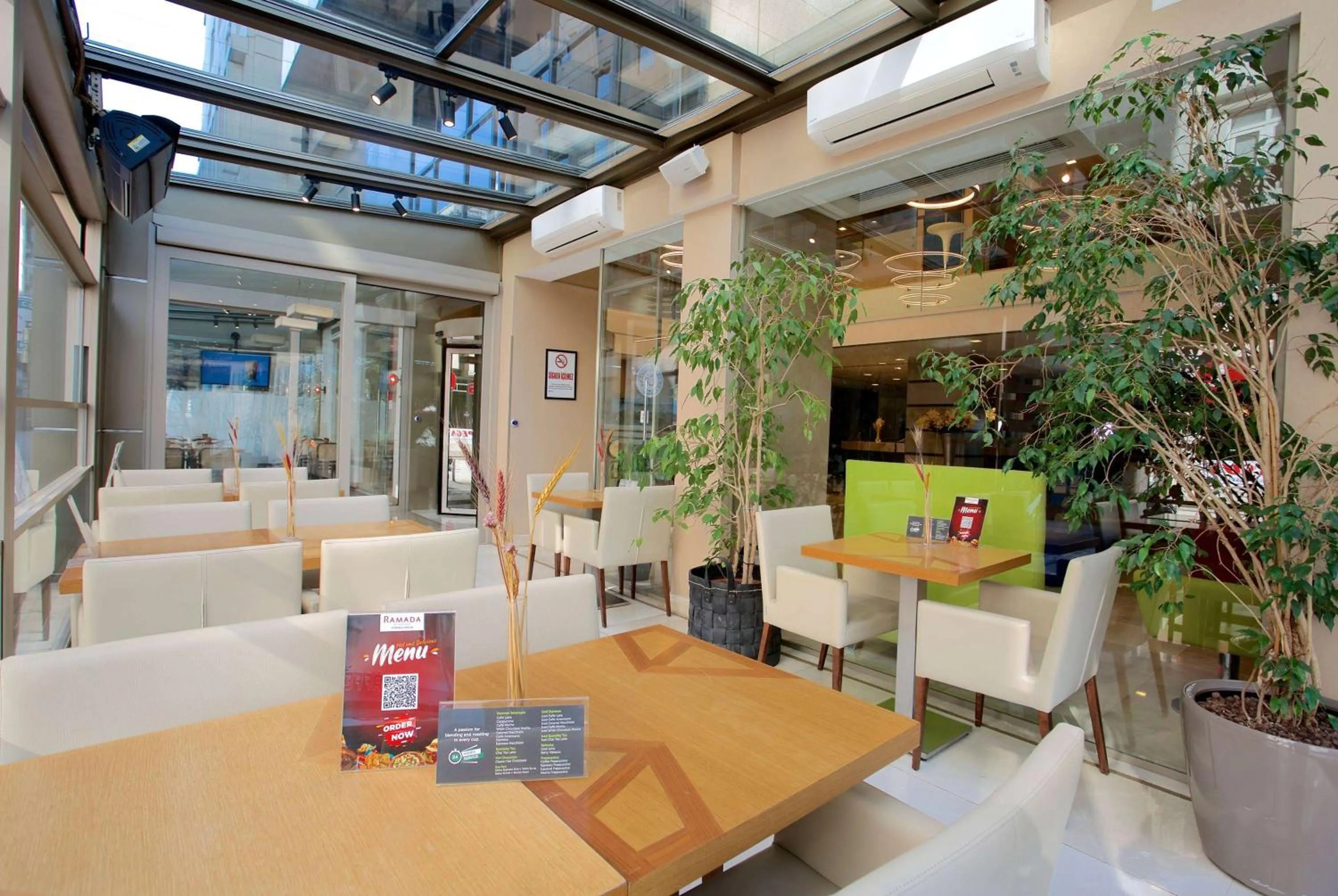 Lobby or reception in Ramada By Wyndham İstanbul Taksim