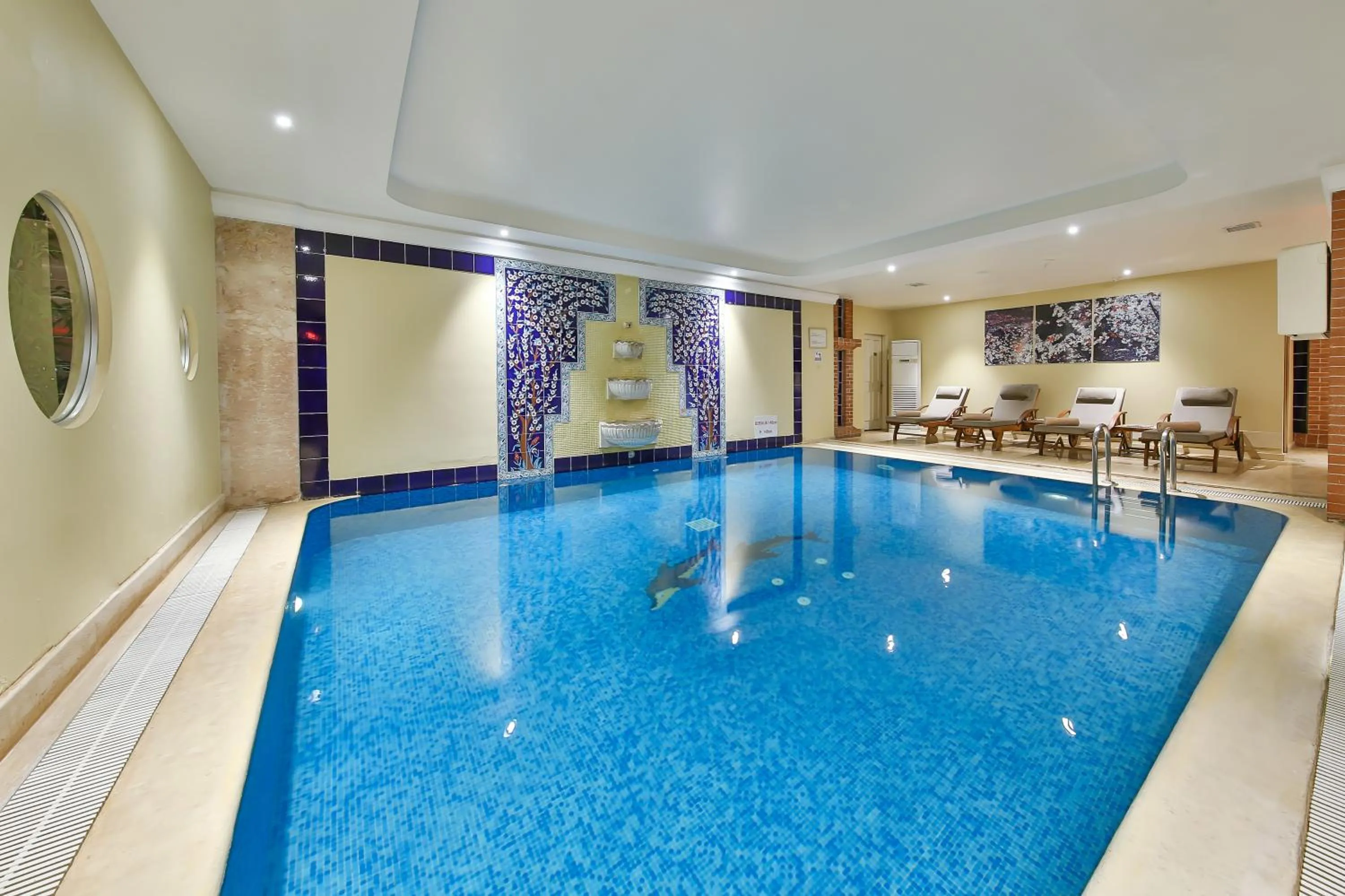 Swimming pool in Ramada By Wyndham İstanbul Taksim