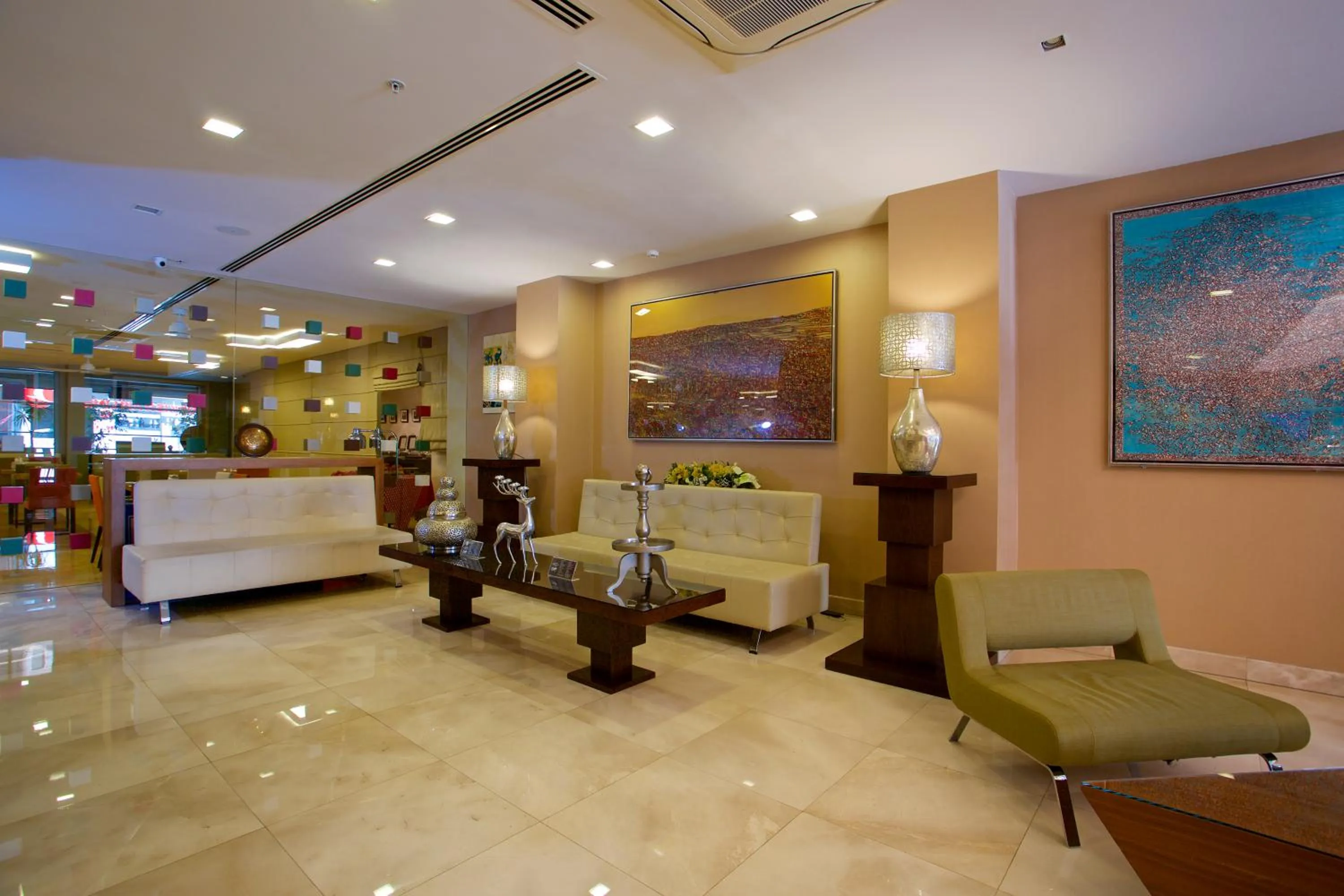 Living room in Ramada By Wyndham İstanbul Taksim