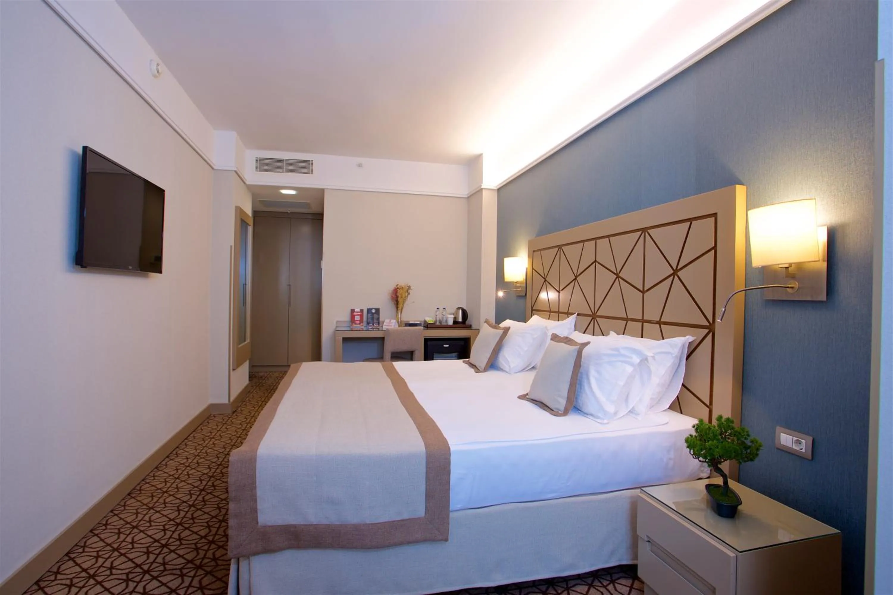 Bed in Ramada By Wyndham İstanbul Taksim