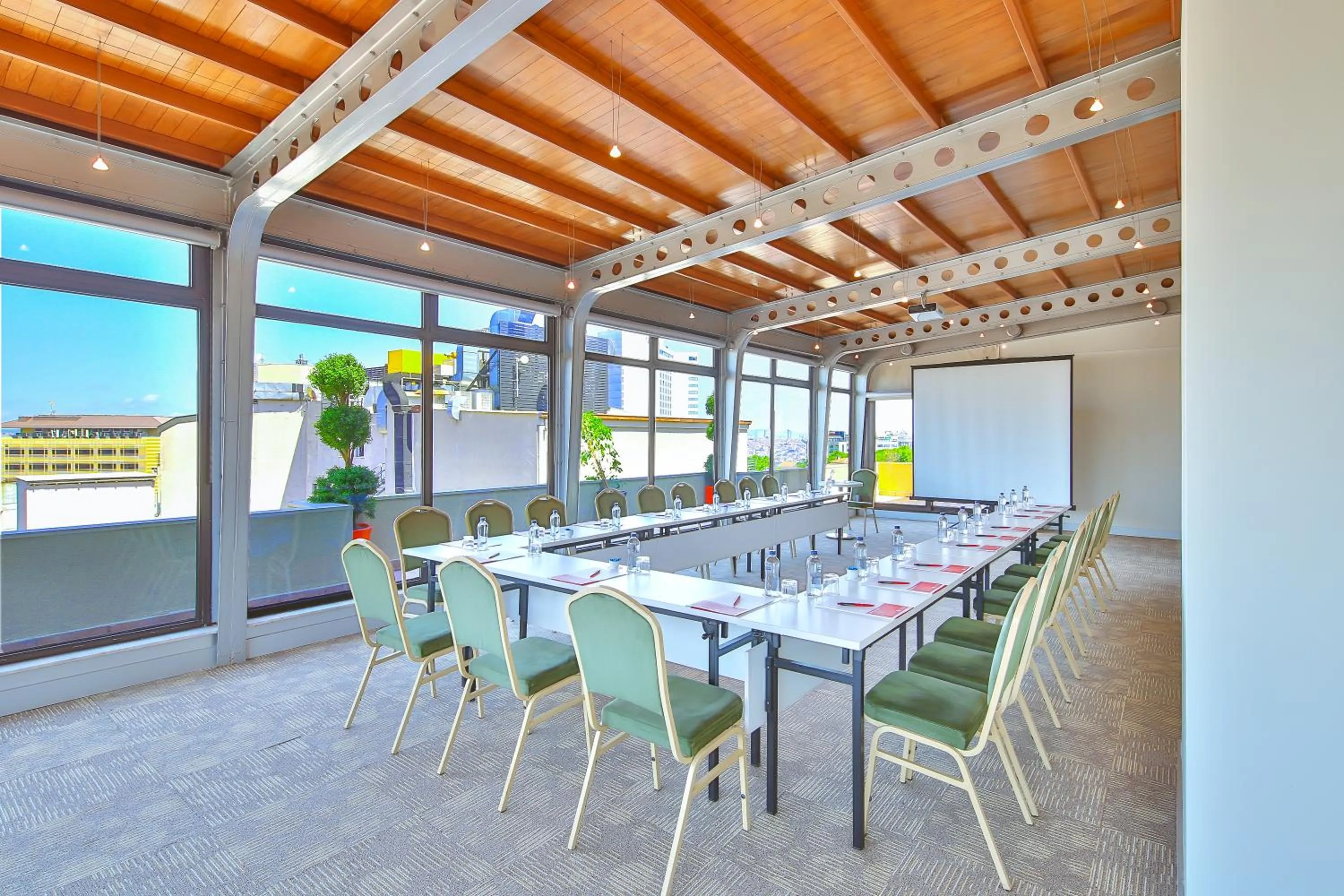 Meeting/conference room in Ramada By Wyndham İstanbul Taksim