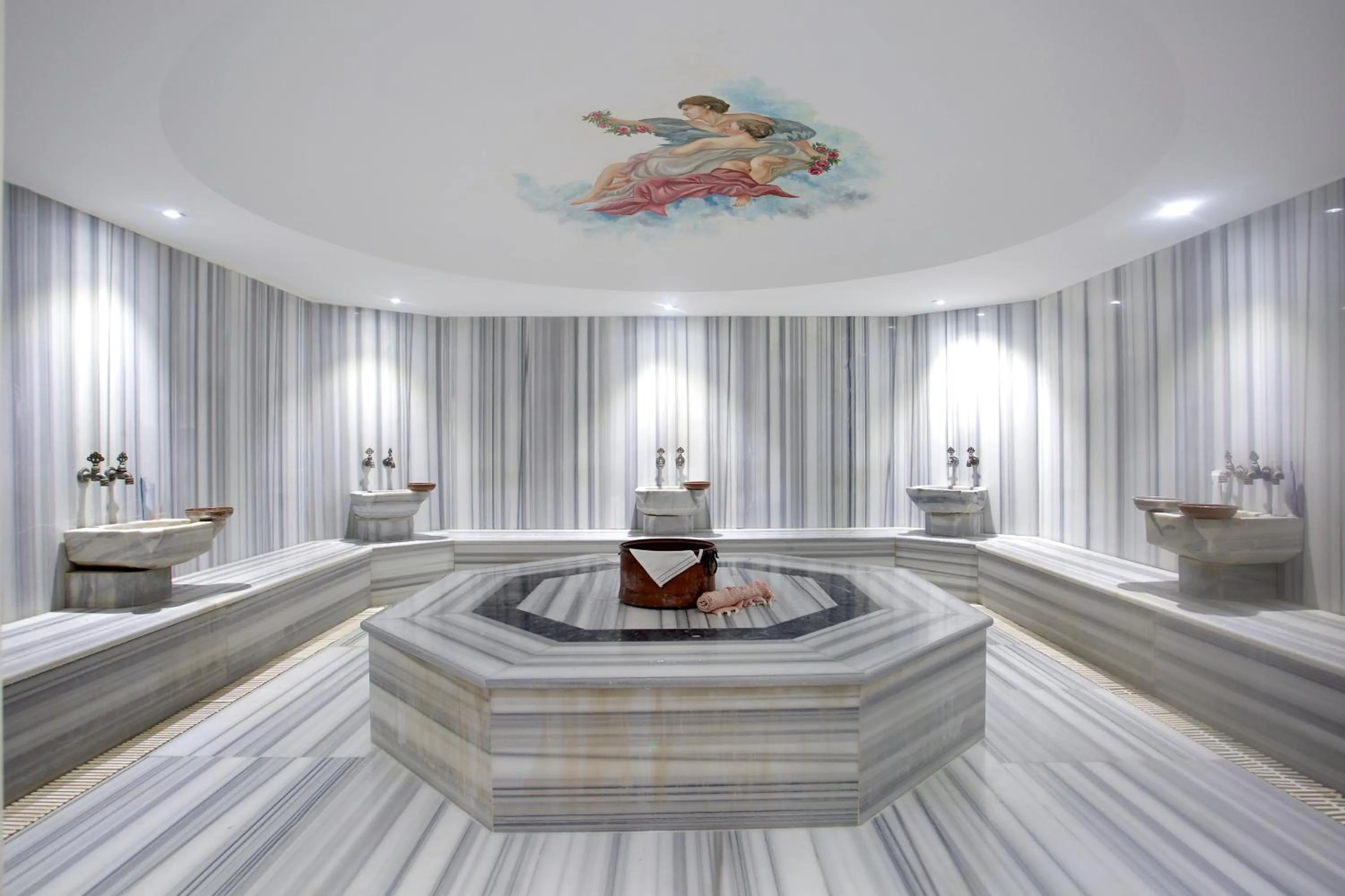 Public Bath, Bed in Ramada By Wyndham İstanbul Taksim