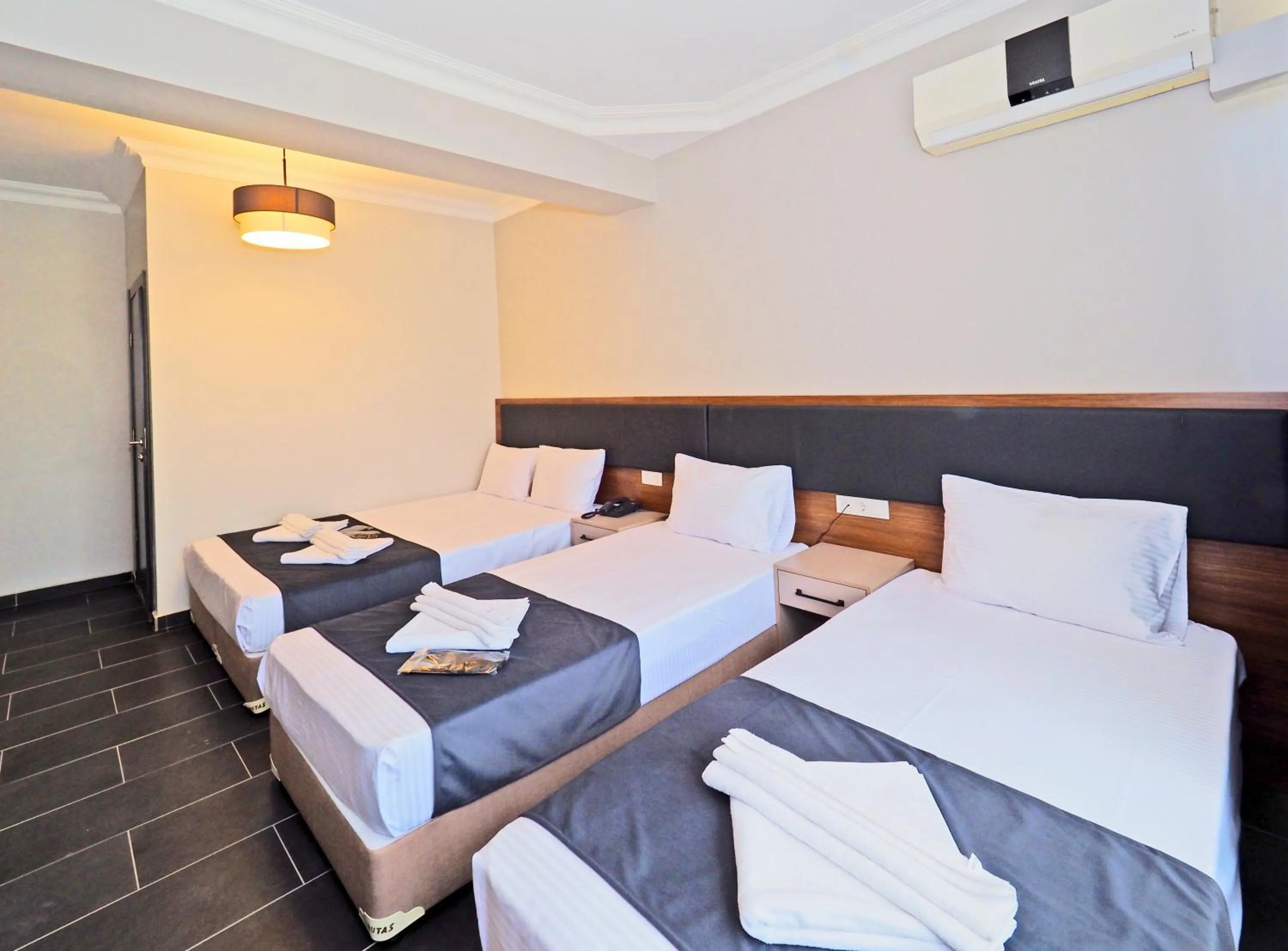 Bed in Diamond Hotel Old Town