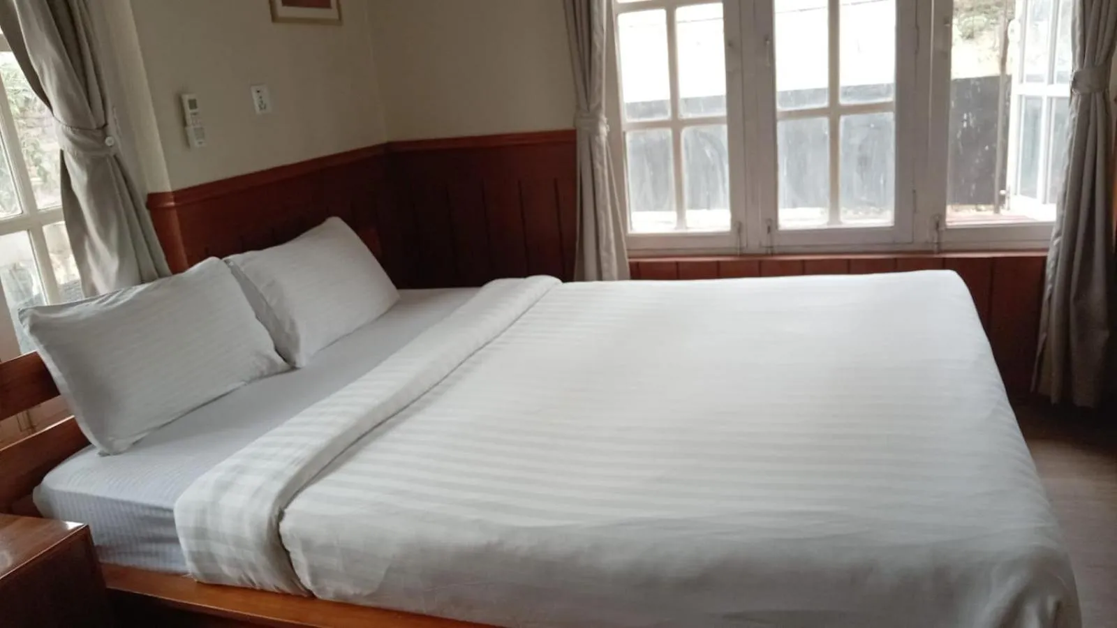 Bed in Suva Garden Hotel