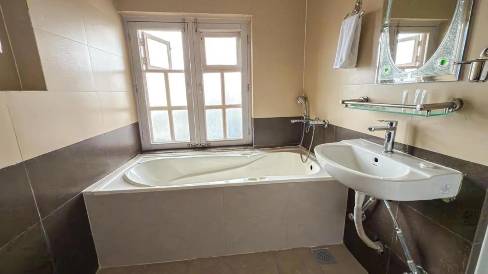 Bath in Suva Garden Hotel