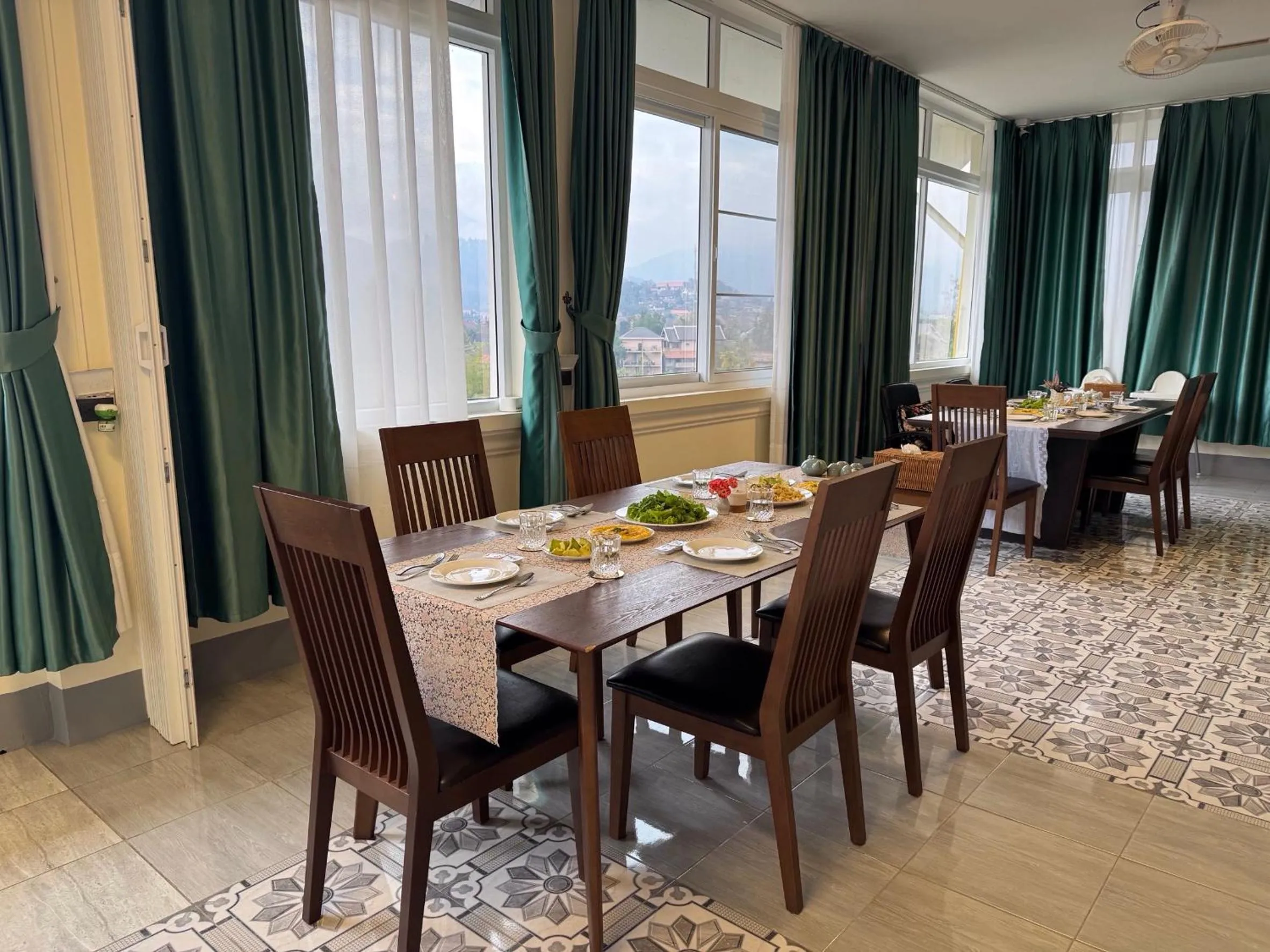 Restaurant/places to eat in Garden House Rice Field and Mountain View