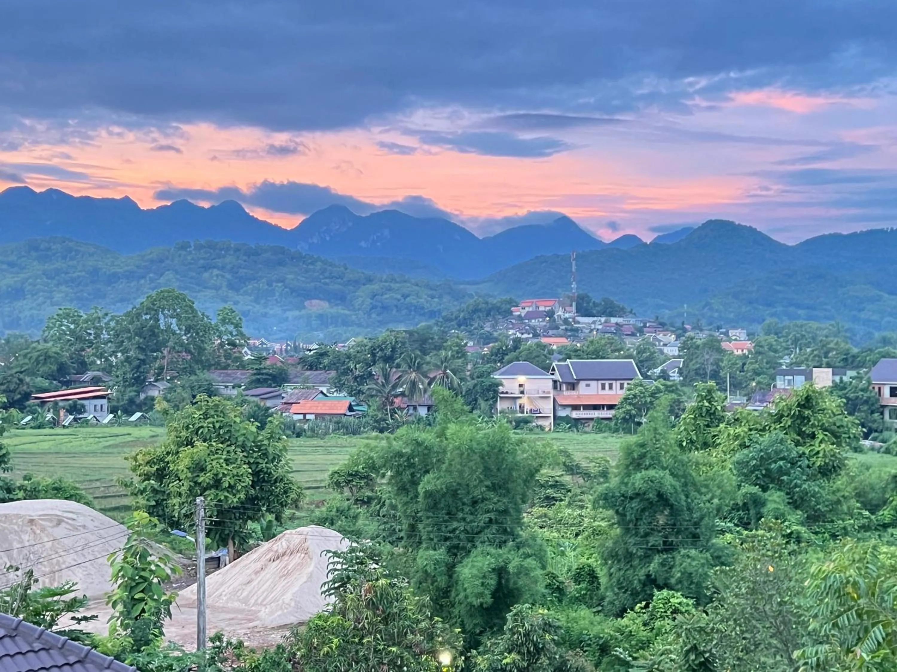 Day in Garden House Rice Field and Mountain View