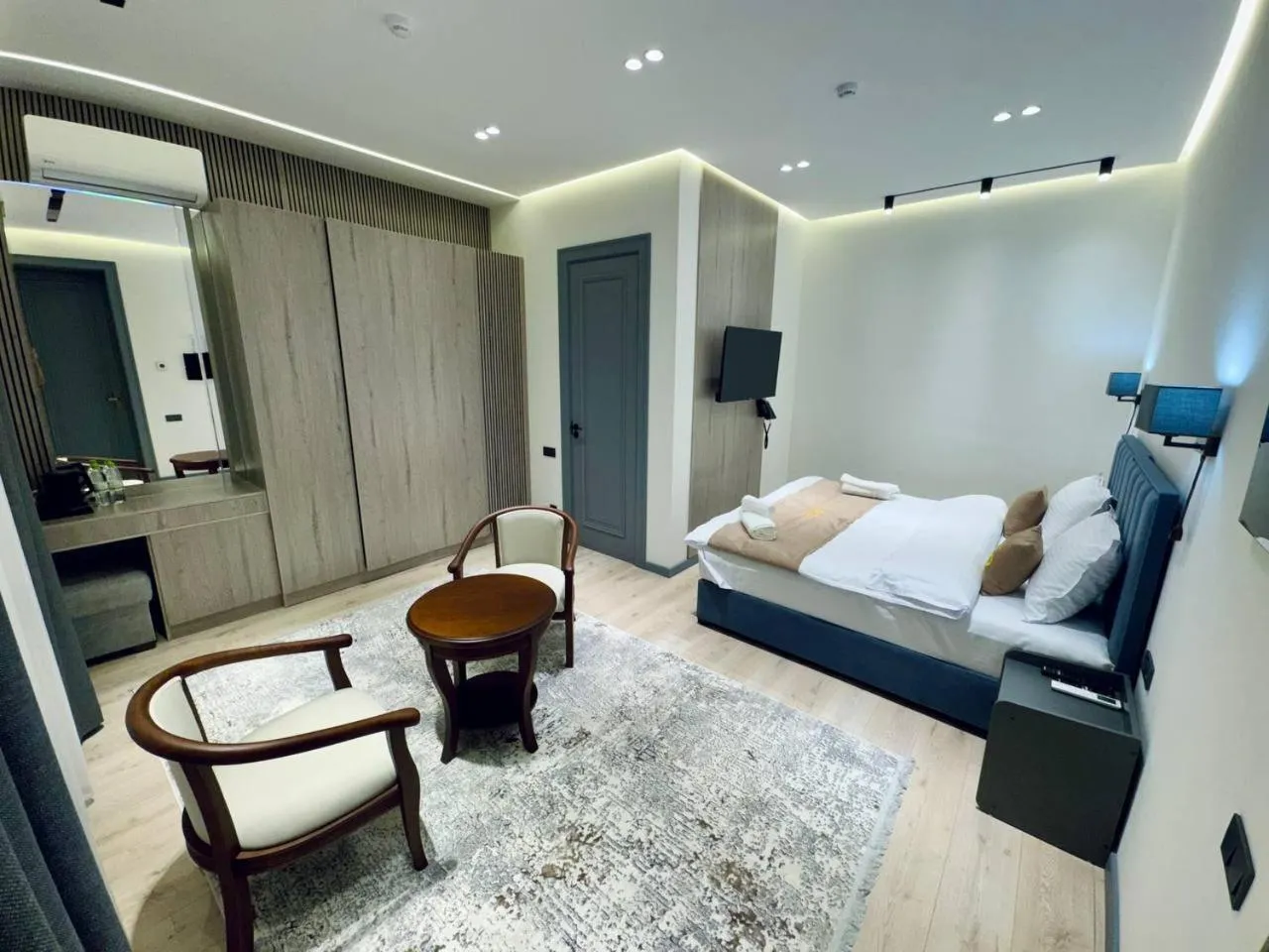 Photo of the whole room, Bed in RIO Hotel