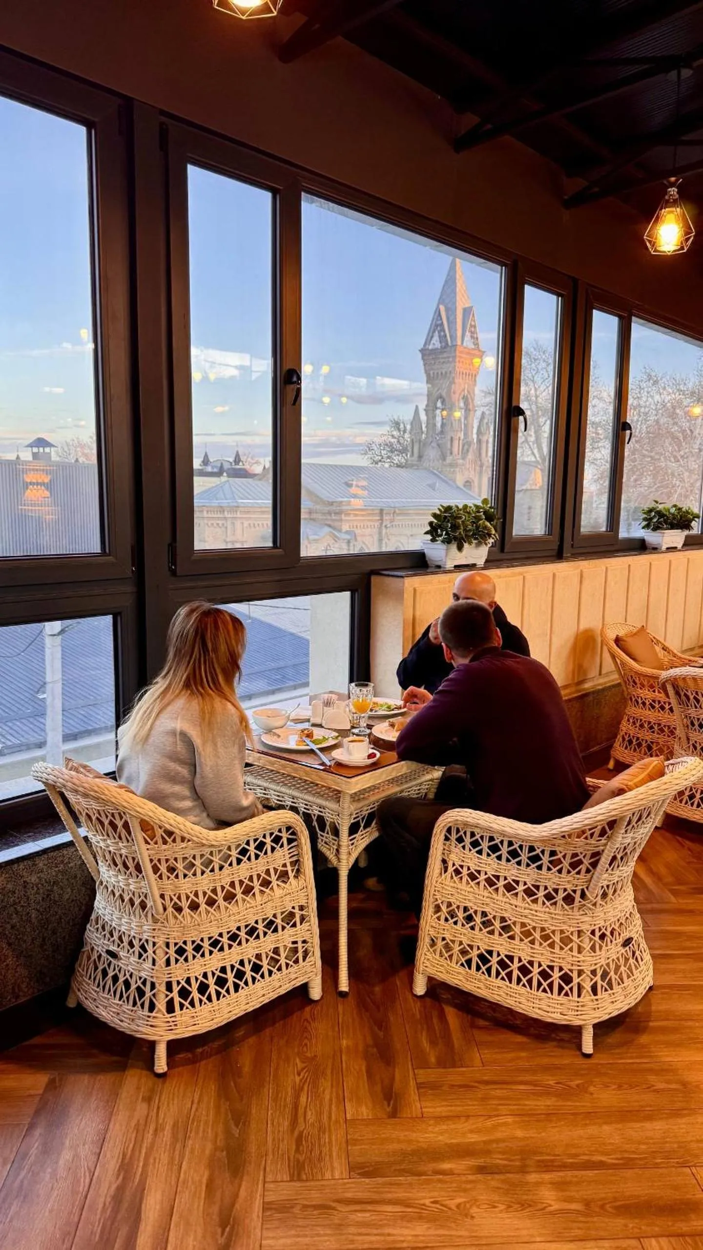 Restaurant/places to eat in RIO Hotel