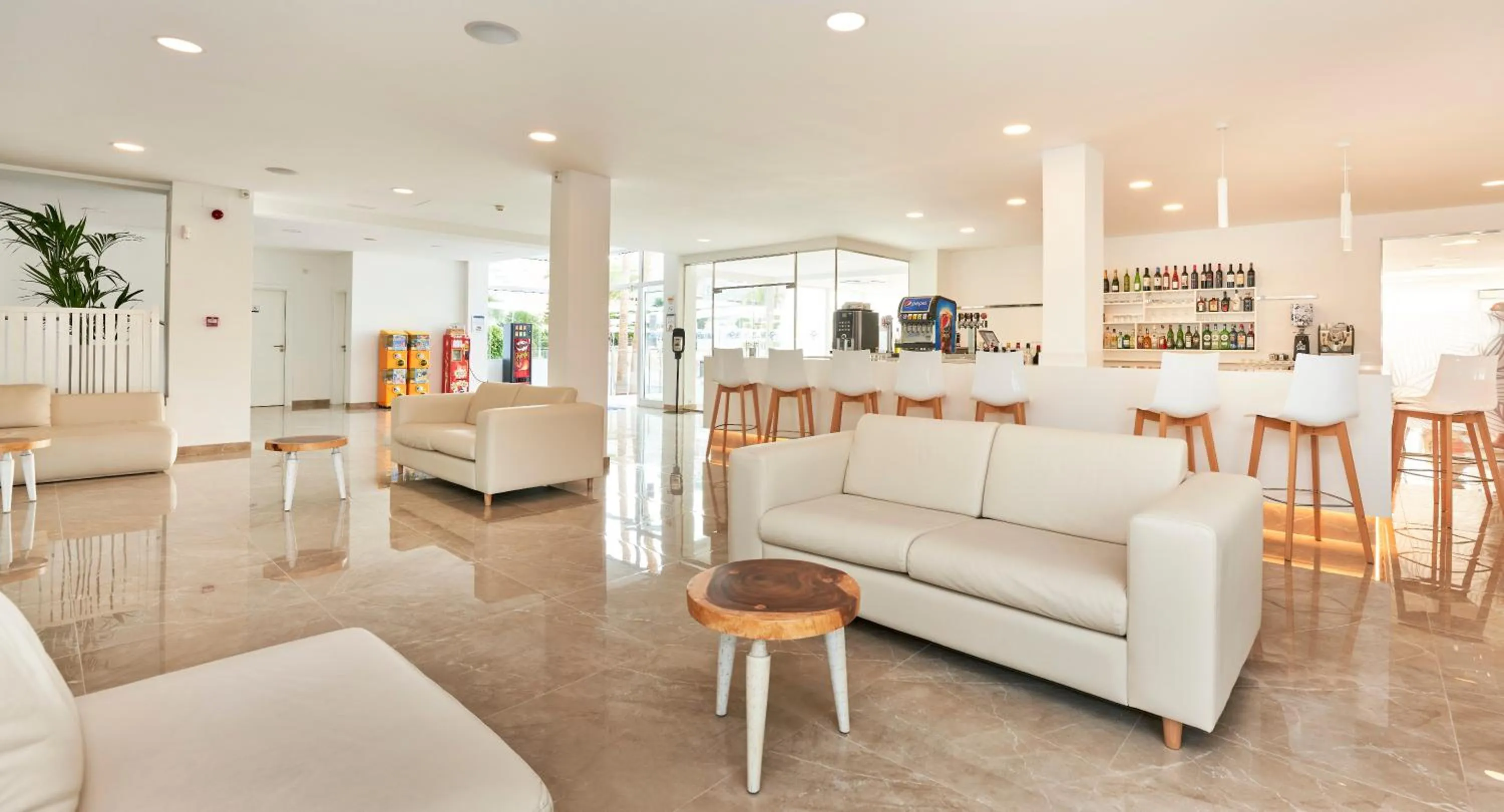 Lounge or bar in Globales Cala Bona