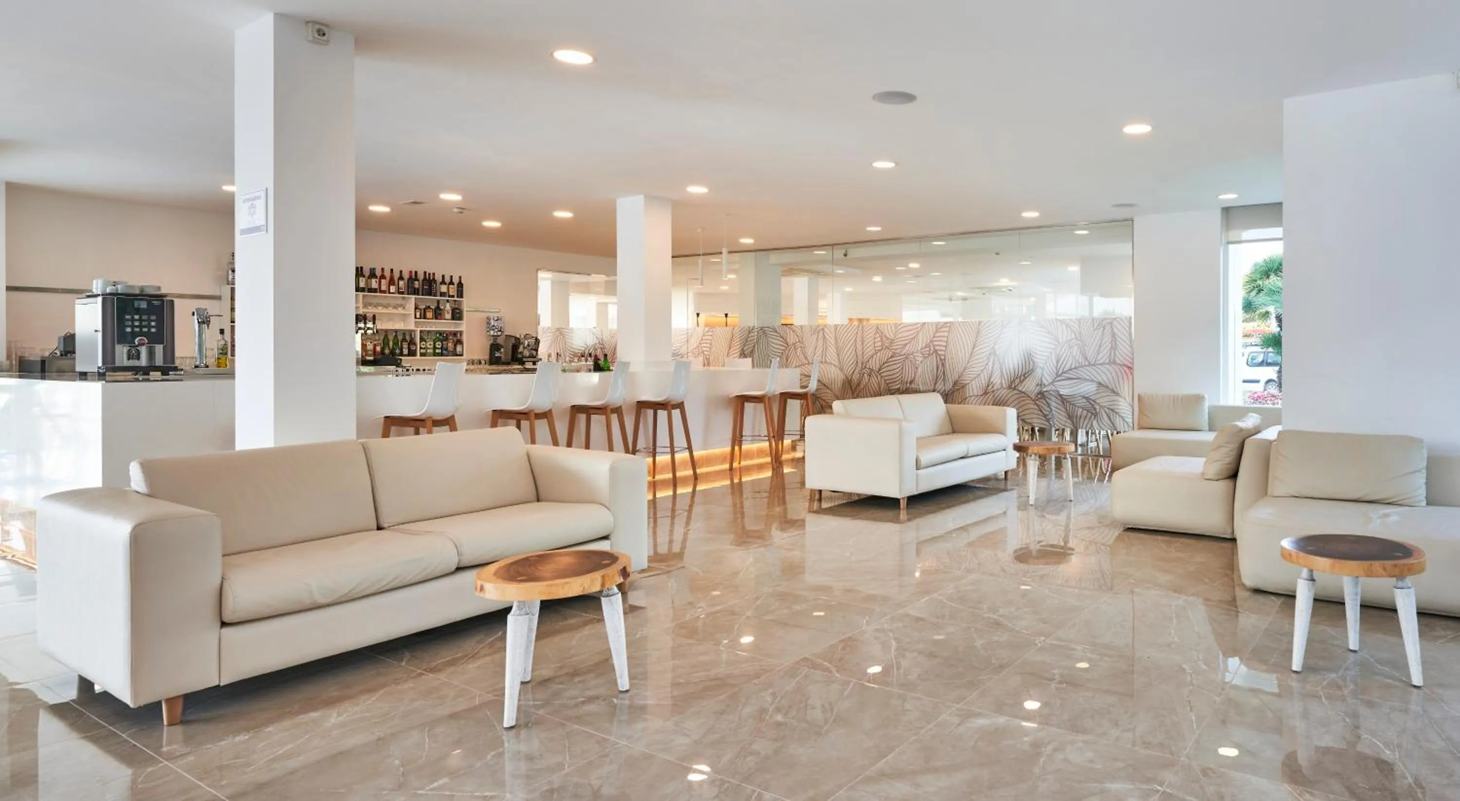 Lounge or bar in Globales Cala Bona