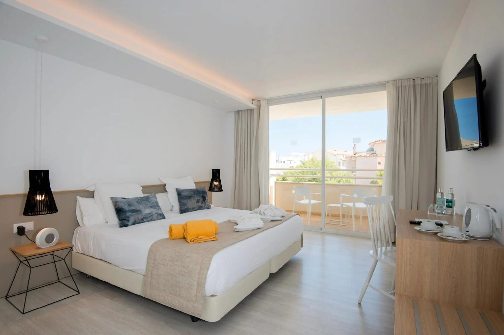 Bedroom, Bed in Globales Cala Bona