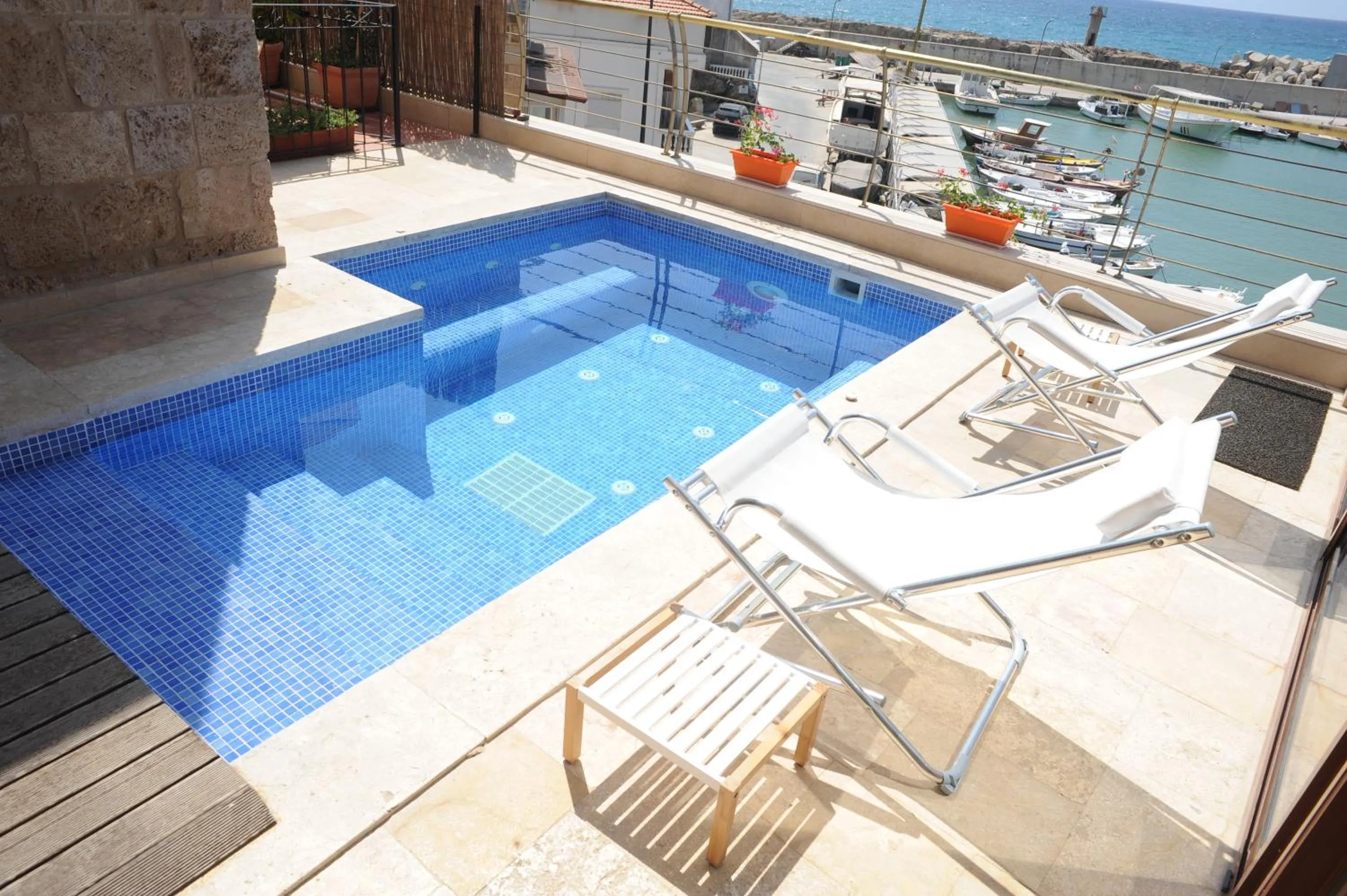 Day in L'Auberge de la Mer