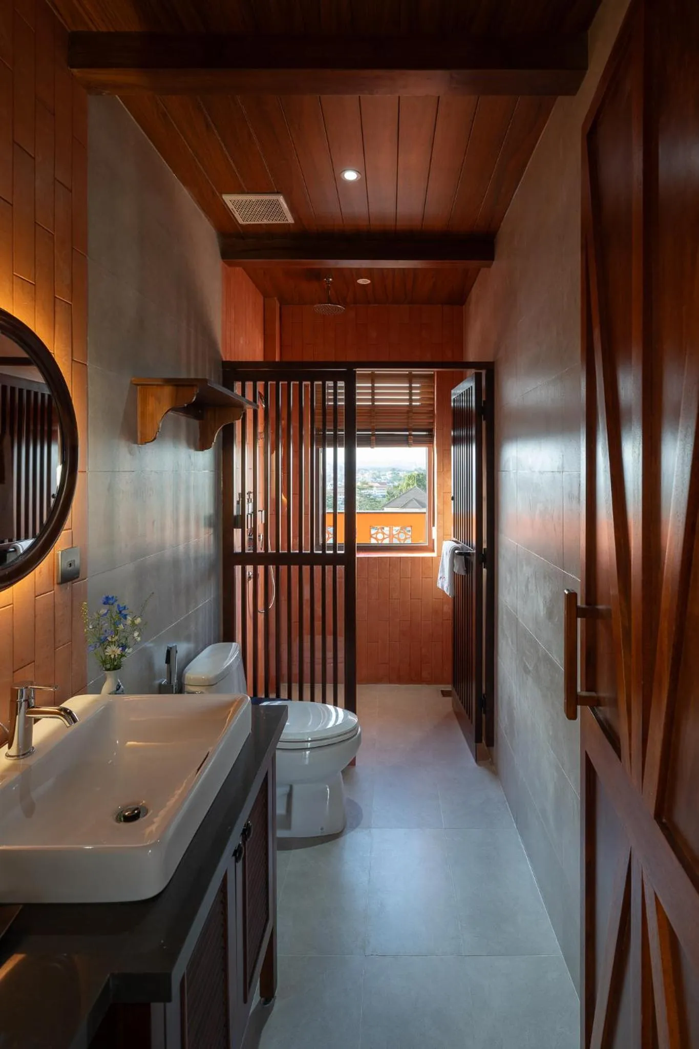 Shower in The Mist Boutique DaLat Hotel