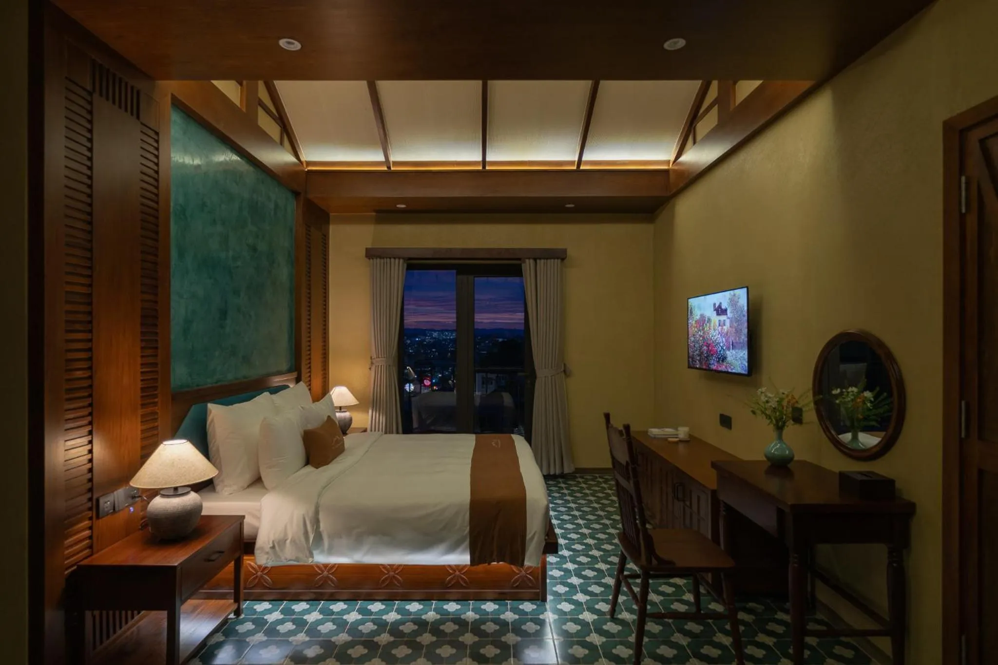 Photo of the whole room, Bed in The Mist Boutique DaLat Hotel