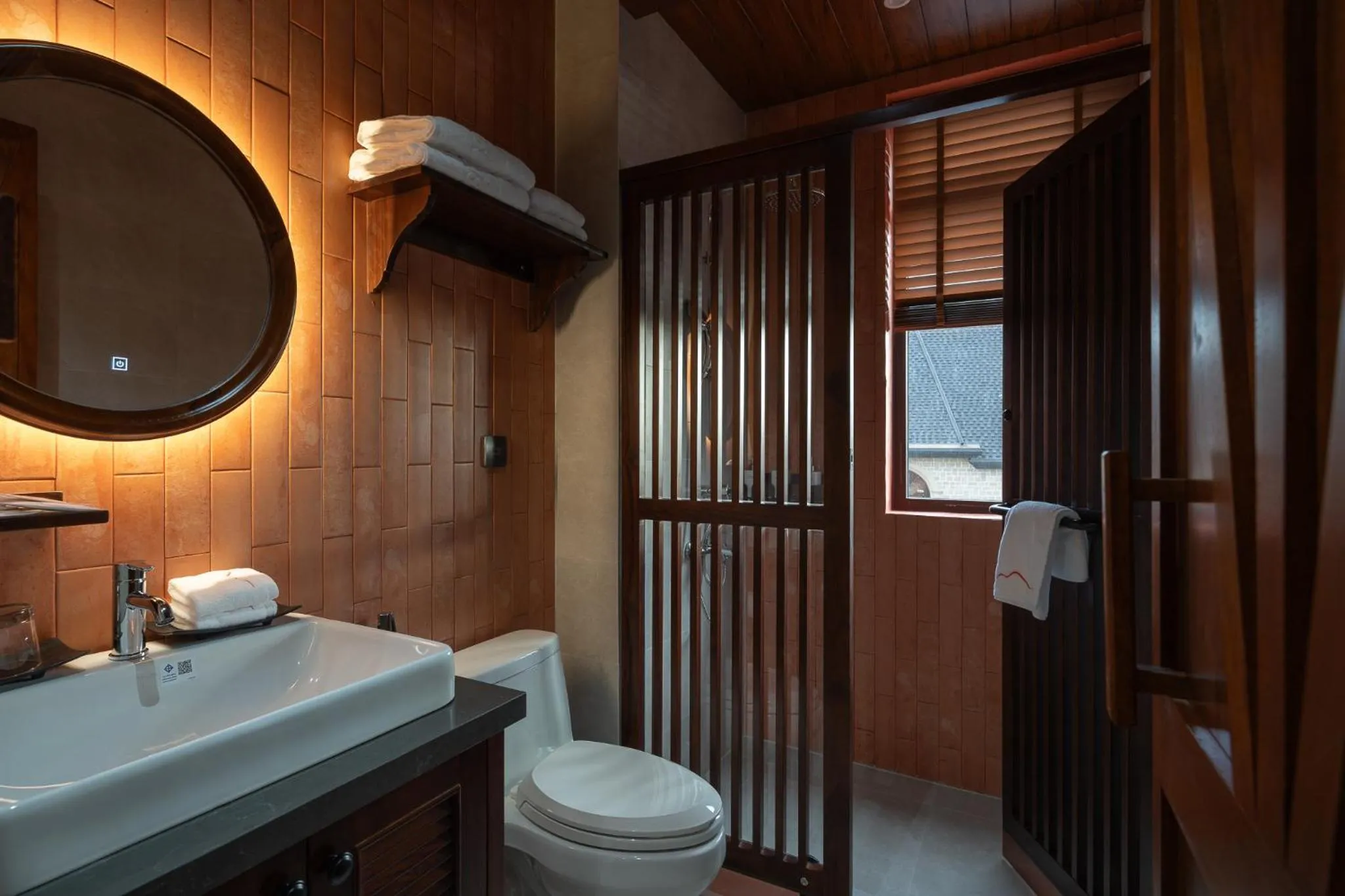 Toilet in The Mist Boutique DaLat Hotel