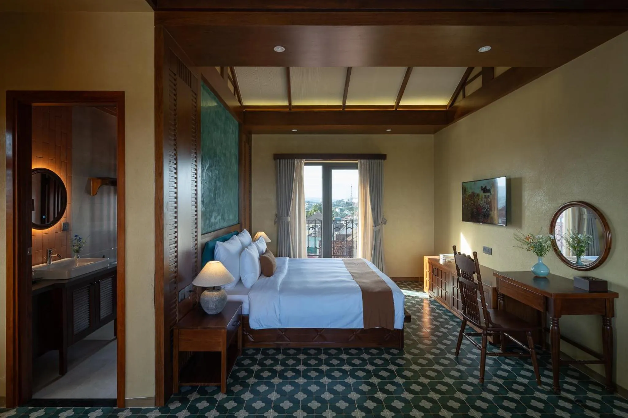 Photo of the whole room, Bed in The Mist Boutique DaLat Hotel