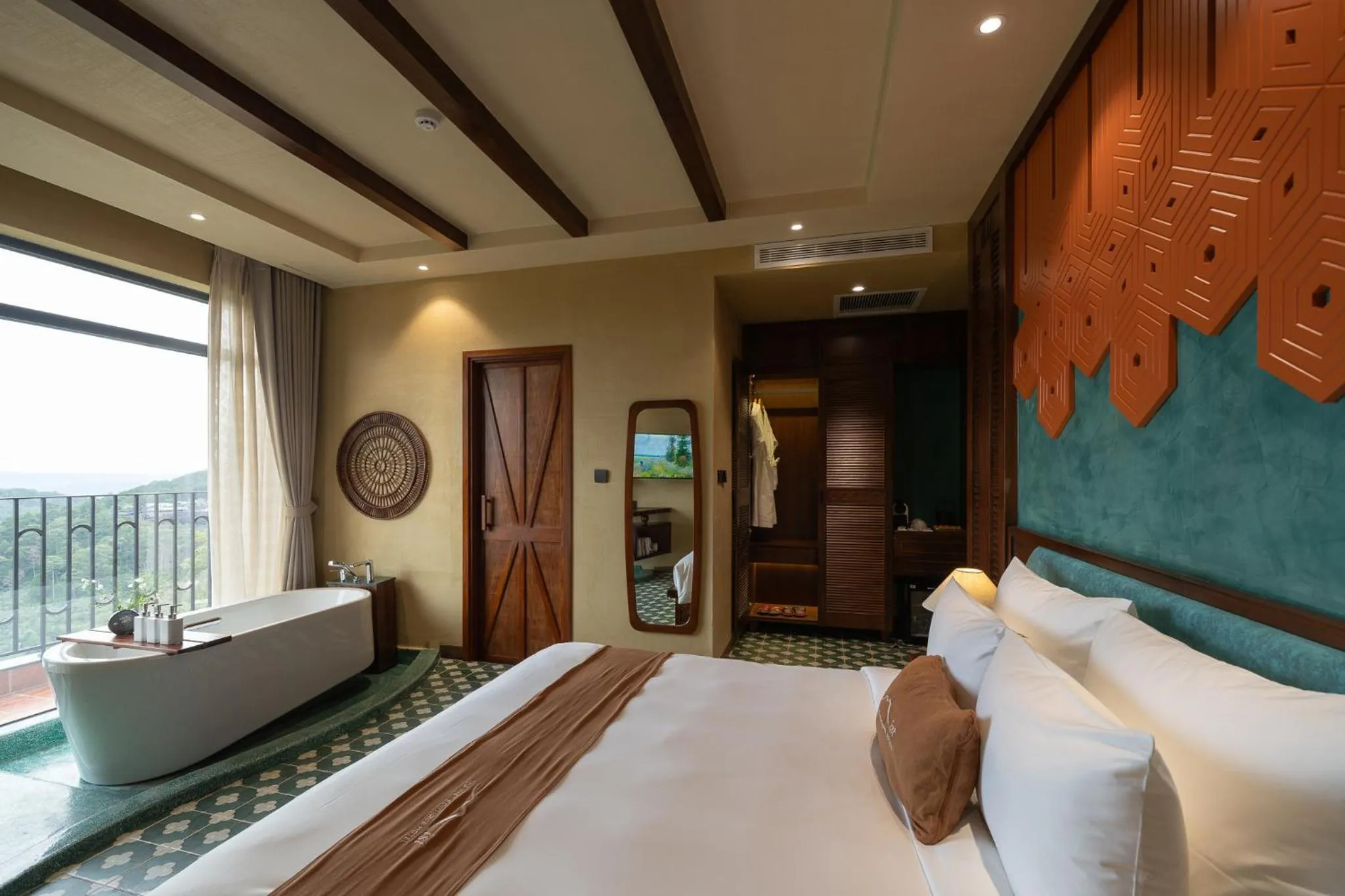 Photo of the whole room, Bed in The Mist Boutique DaLat Hotel
