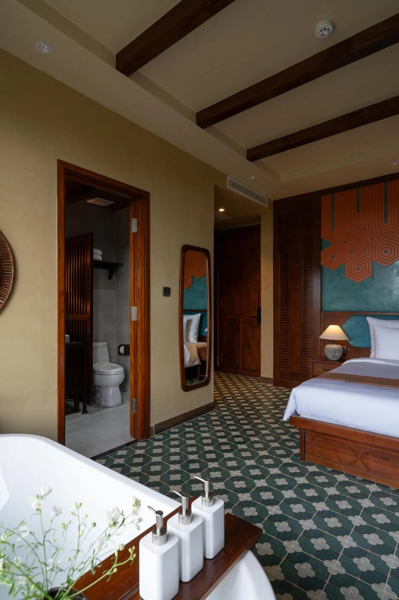 Photo of the whole room, Bed in The Mist Boutique DaLat Hotel