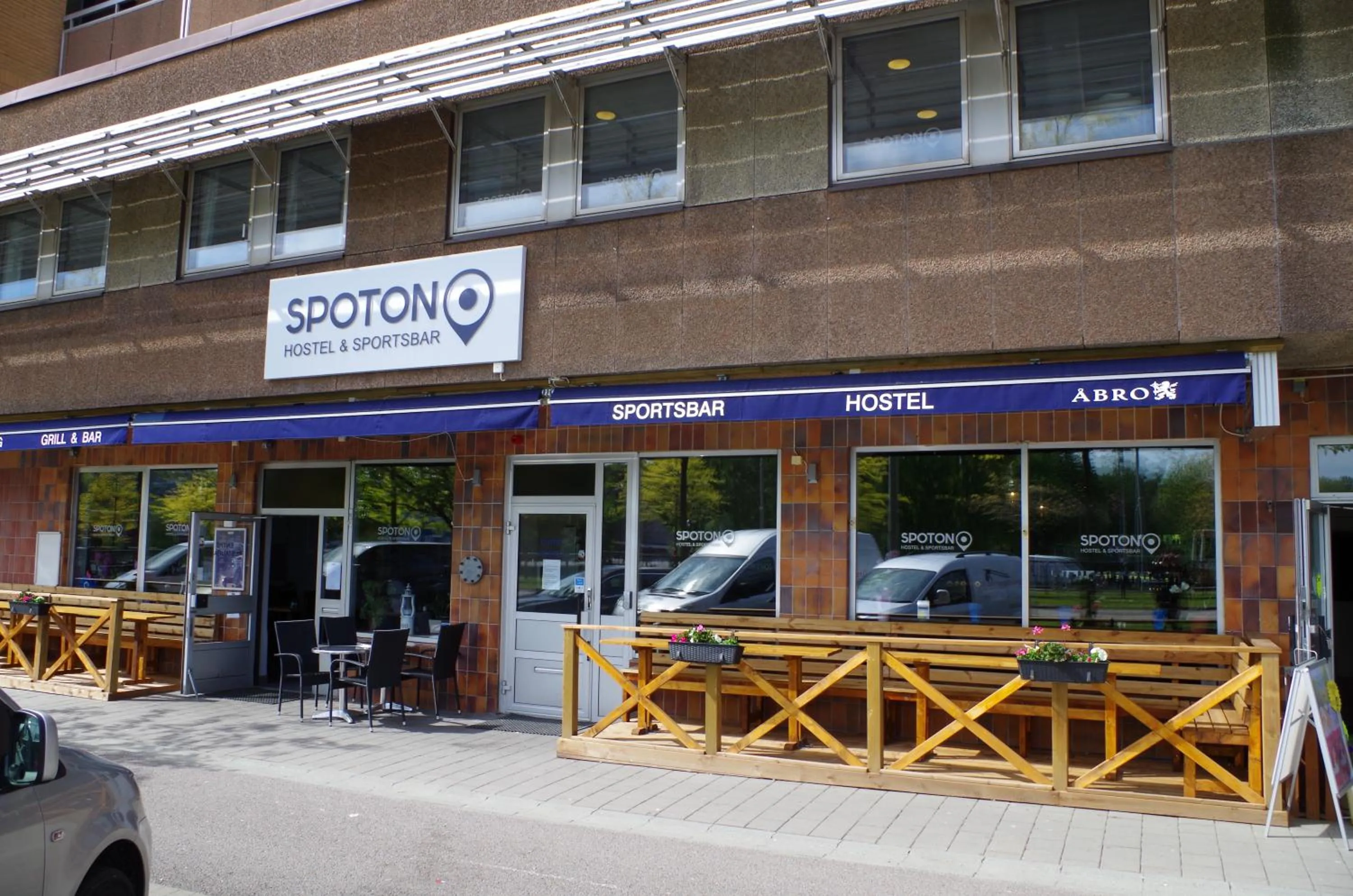 Facade/entrance in Spoton Hostel & Sportsbar