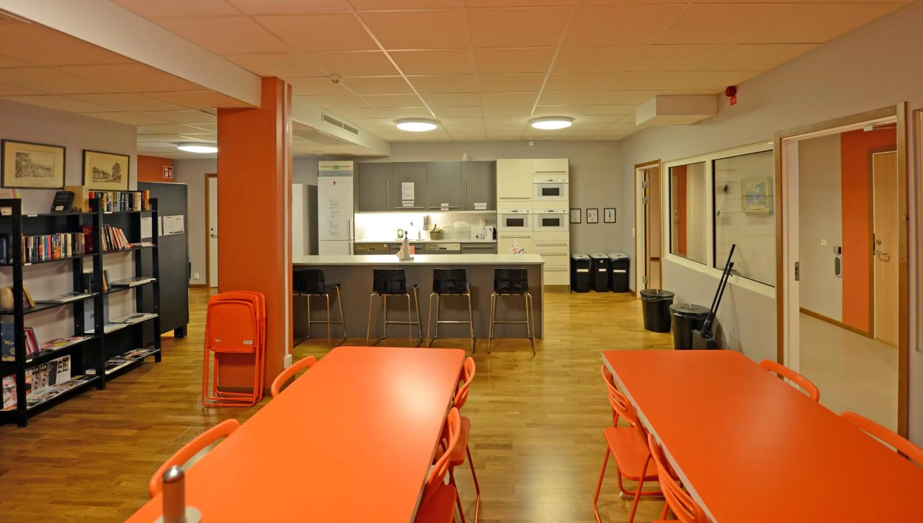 Kitchen or kitchenette in Spoton Hostel & Sportsbar