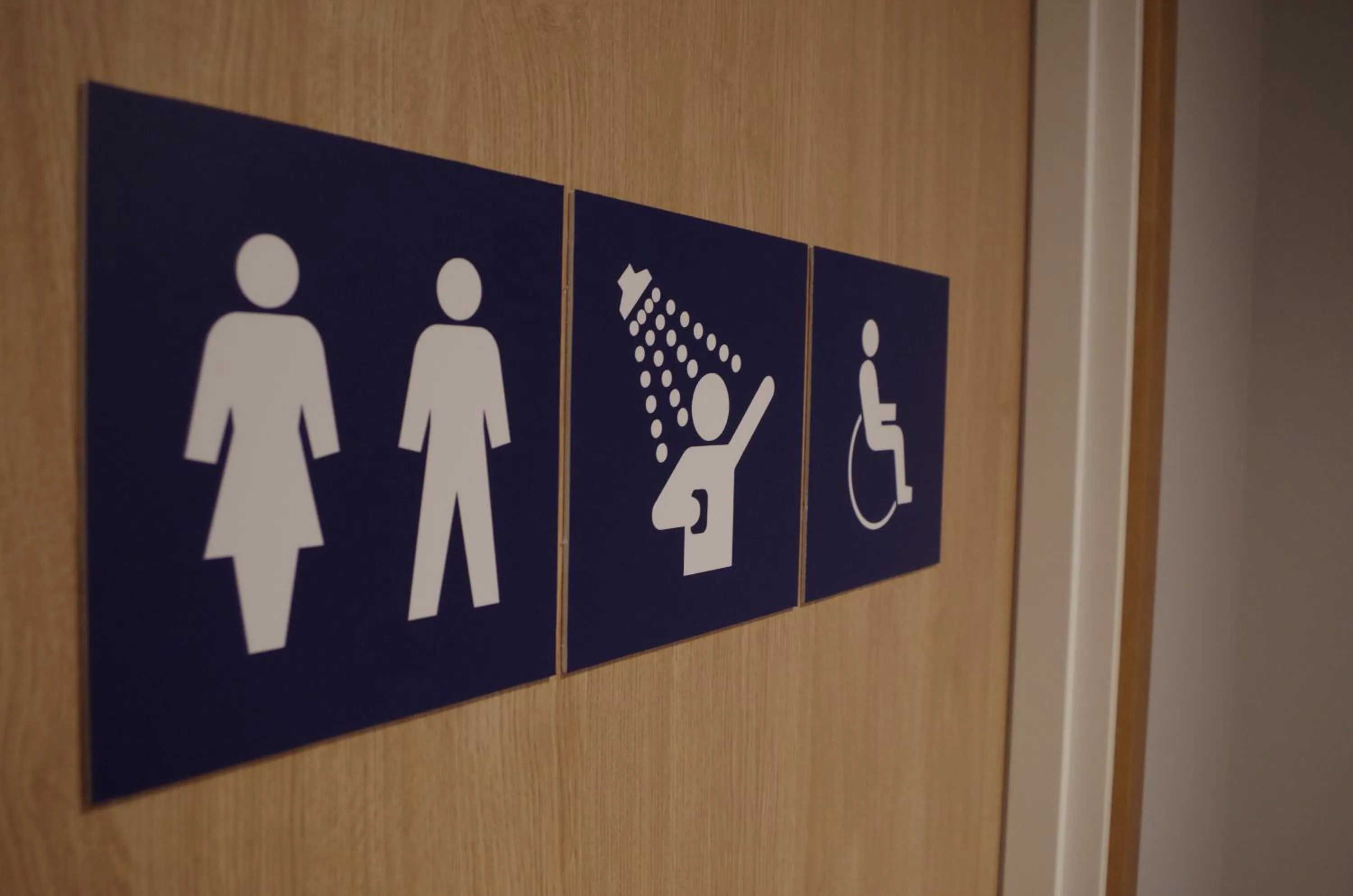 Area and facilities in Spoton Hostel & Sportsbar