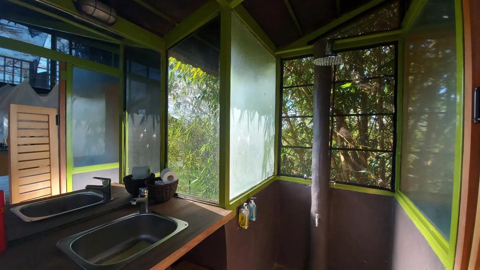 Yellow Haven Lodge