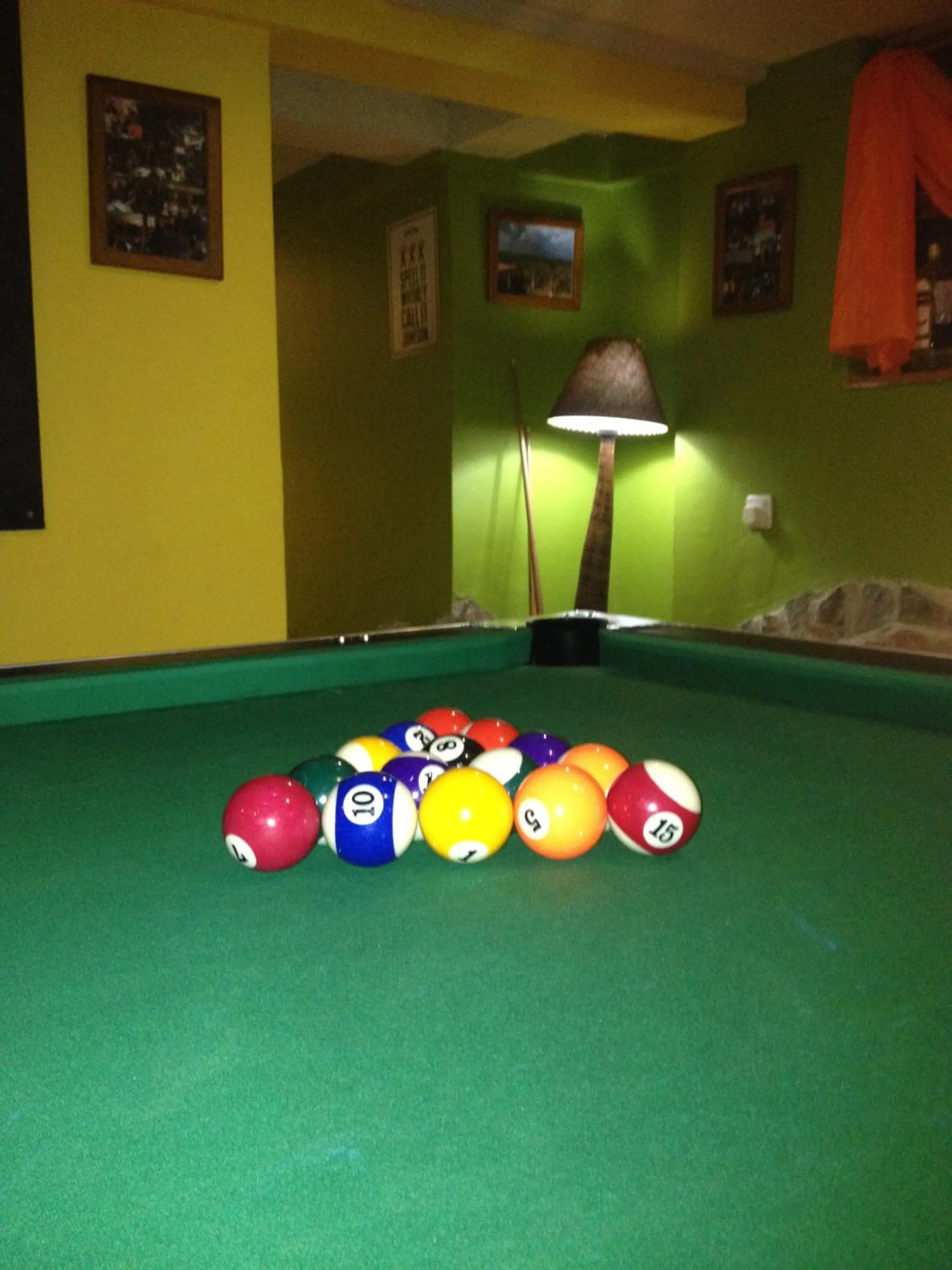 Billiard in Yellow Haven Lodge