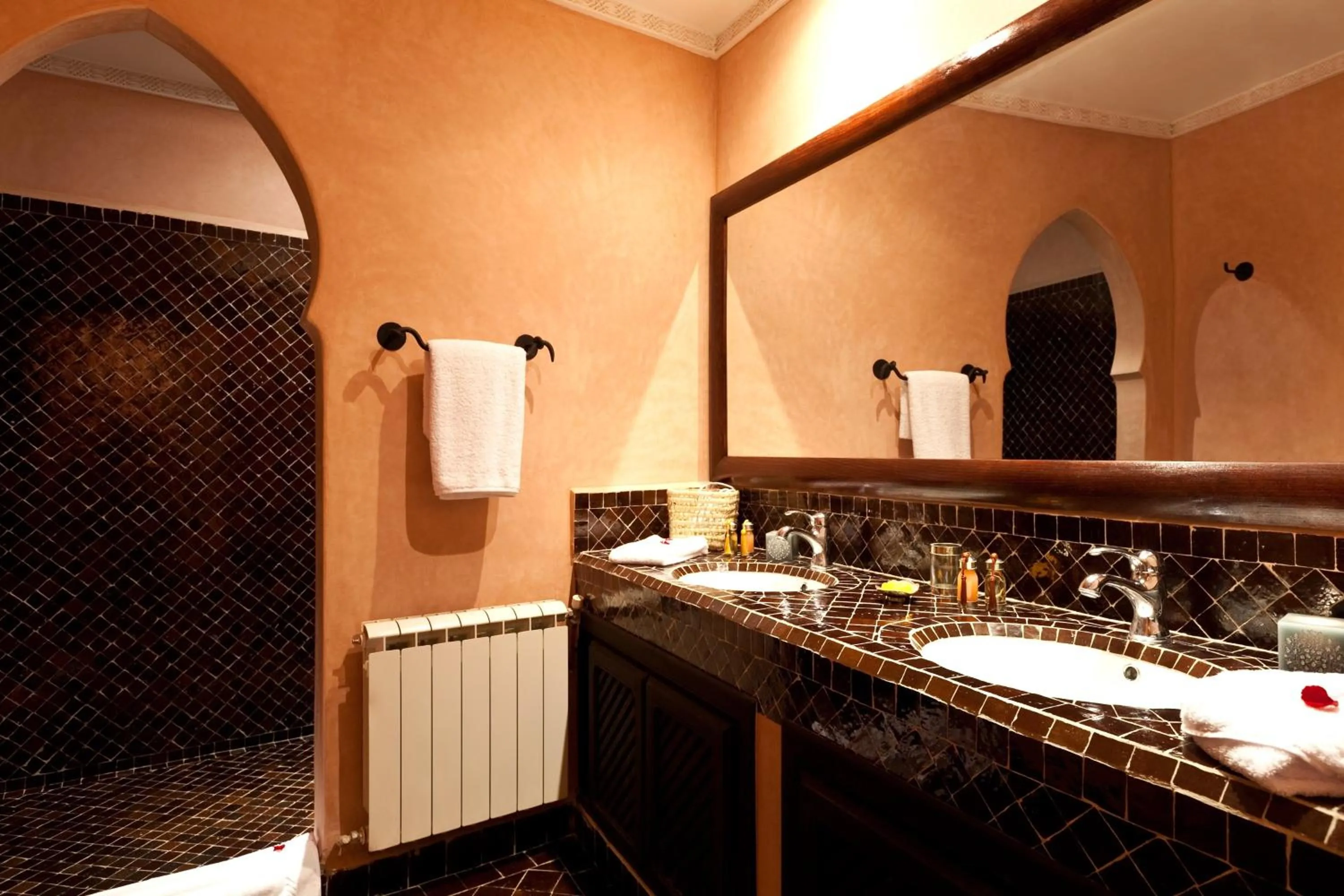 Bathroom in Hotel & Spa Riad El Walaa