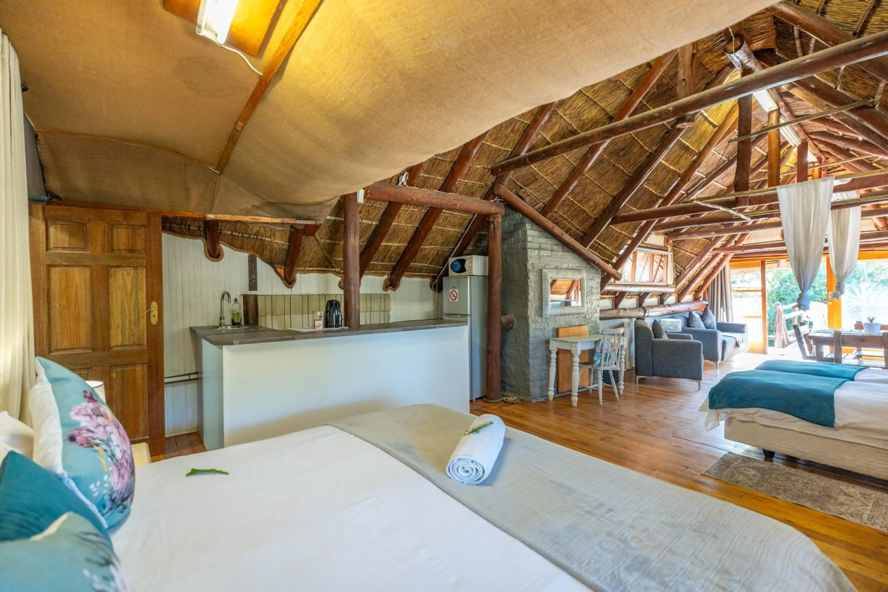 Bed in Tidewaters River Lodge