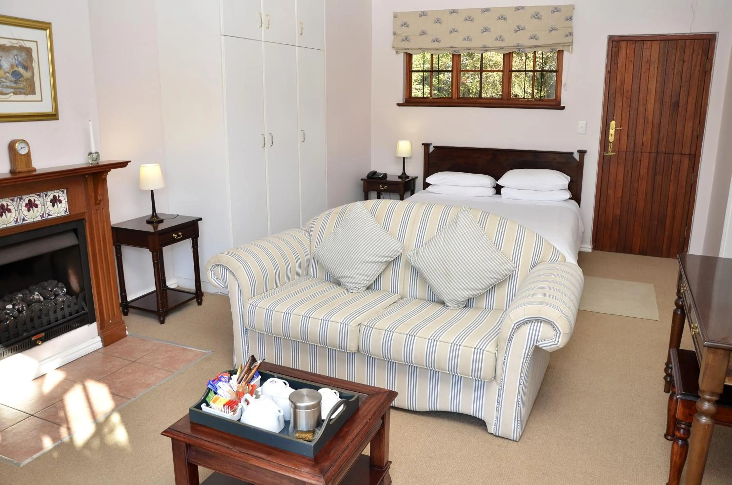 Double or Twin Room with Mountain View in Lythwood Lodge