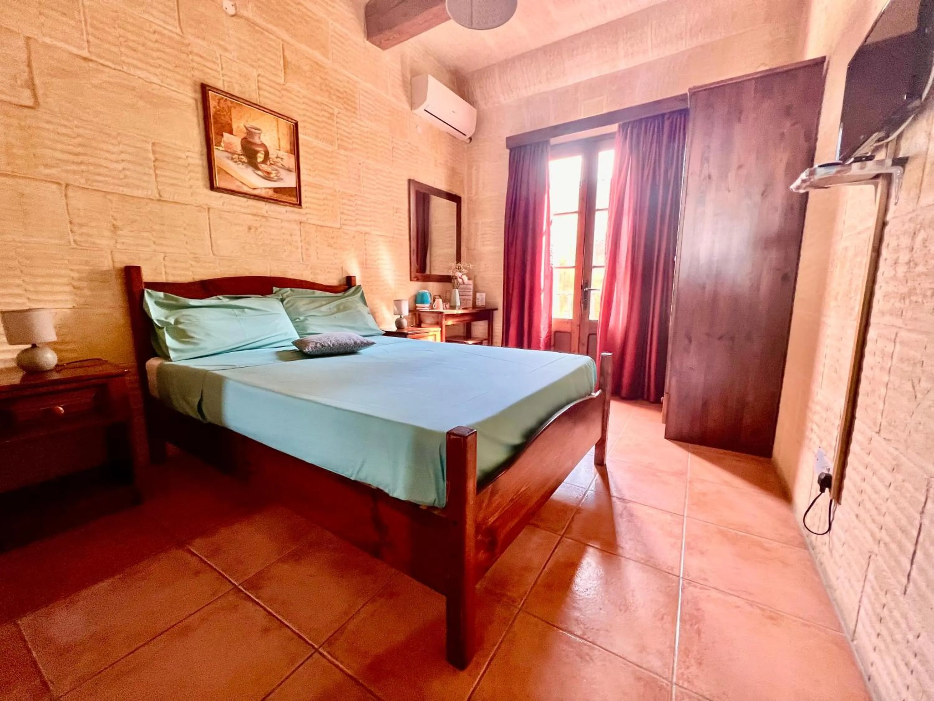 Bedroom, Bed in Grotto's Paradise B&B