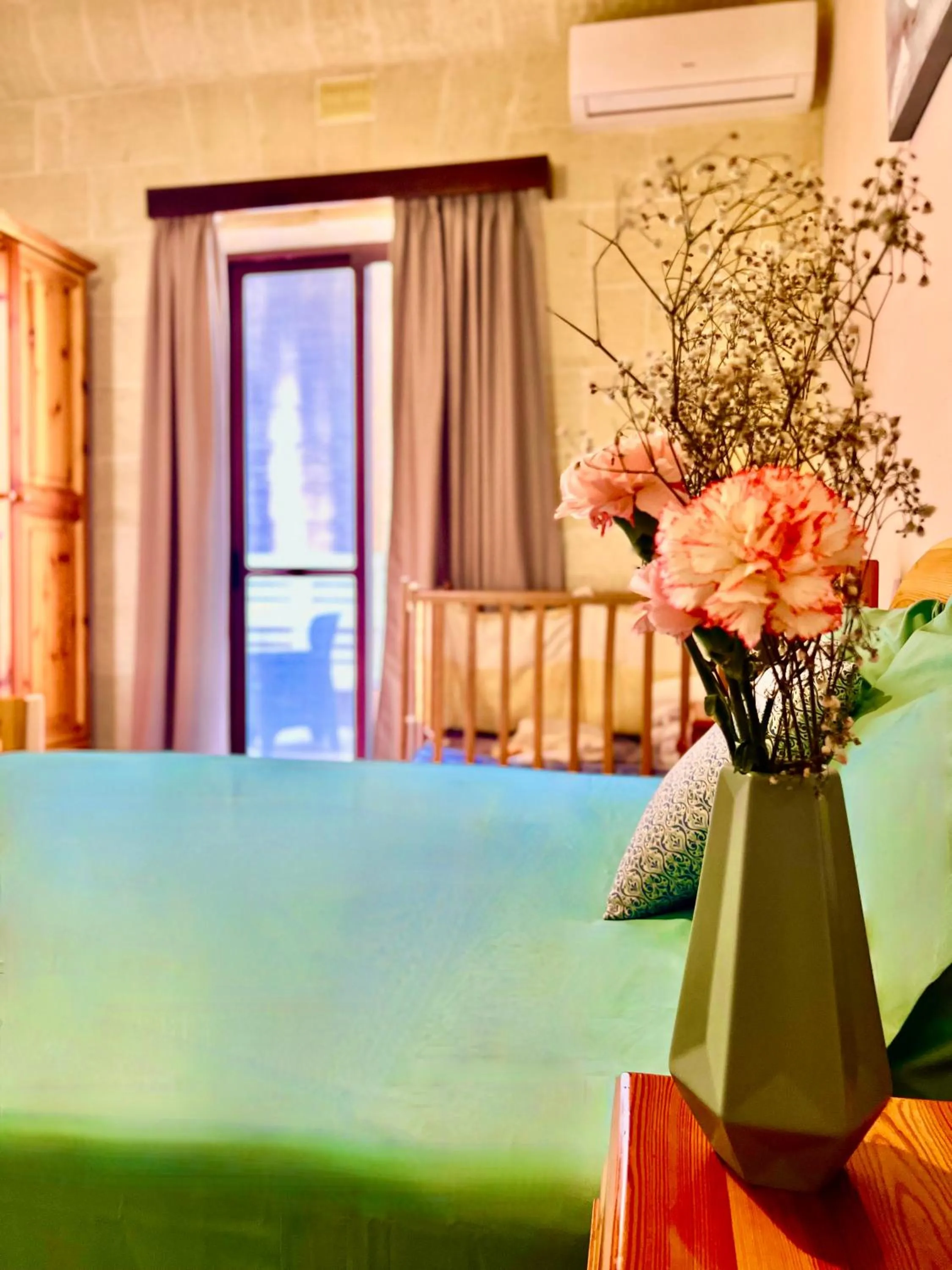 Photo of the whole room in Grotto's Paradise B&B