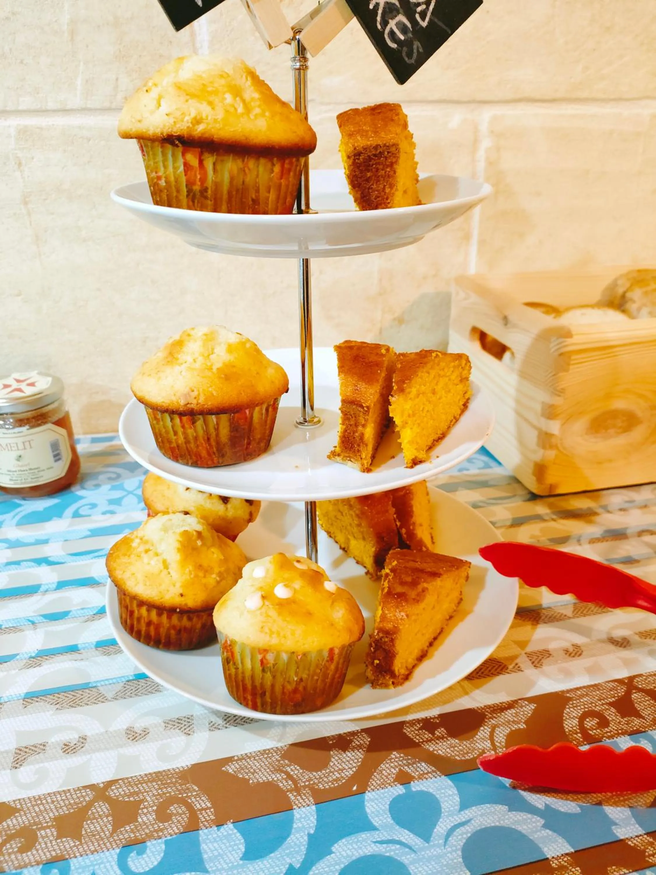 Food in Grotto's Paradise B&B