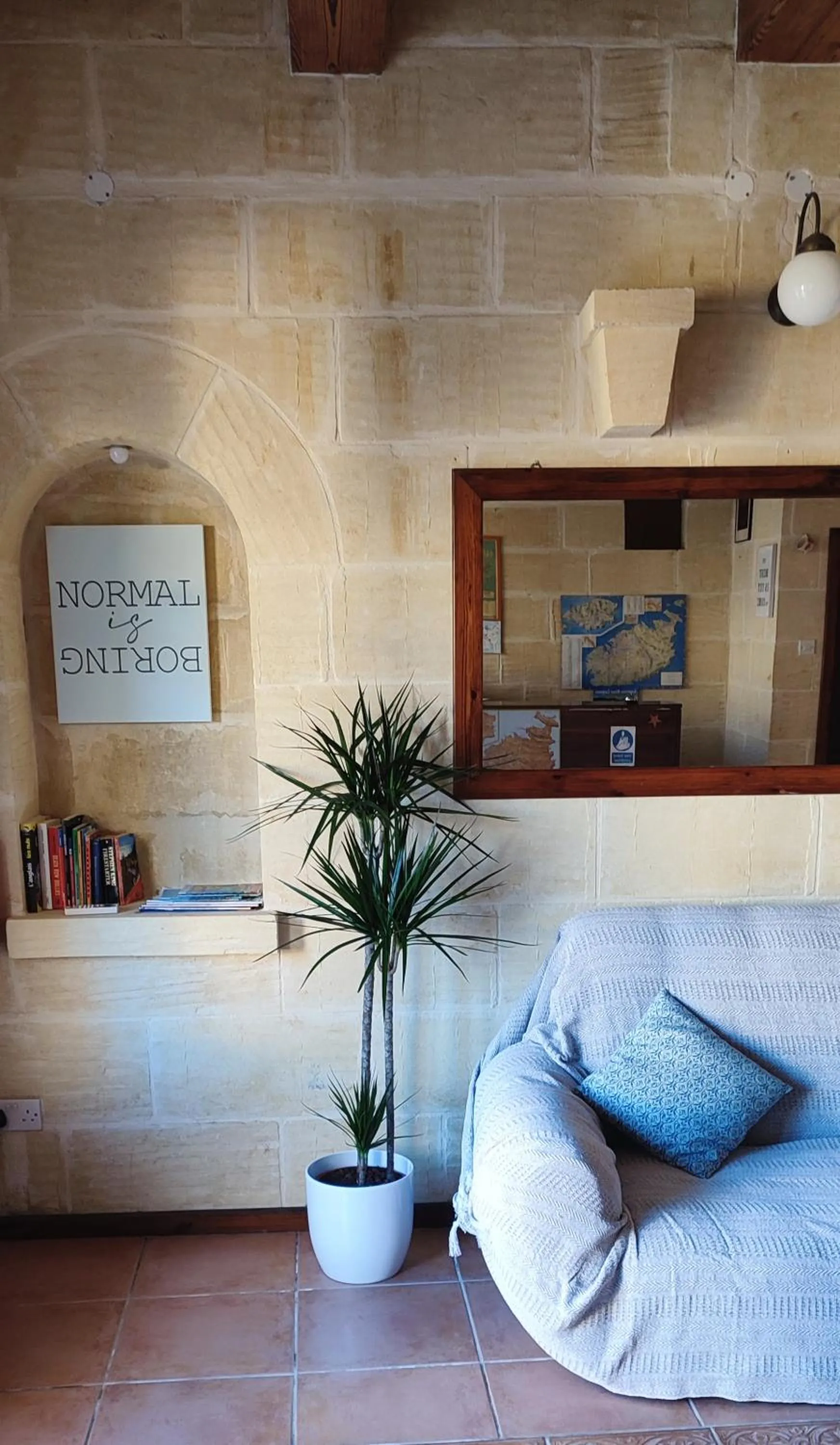 Lobby or reception in Grotto's Paradise B&B