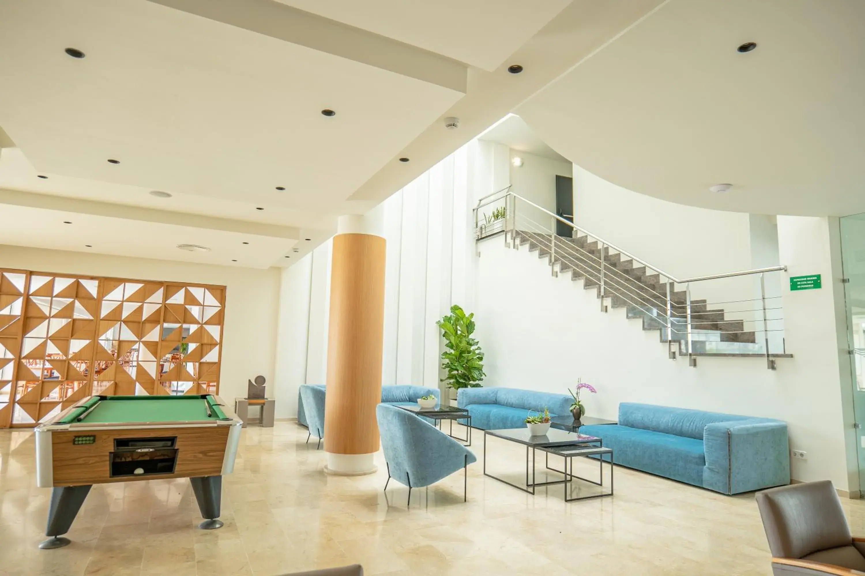 Lounge or bar in Aparthotel Dunes Platja Lounge or bar in Aparthotel Dunes Platja