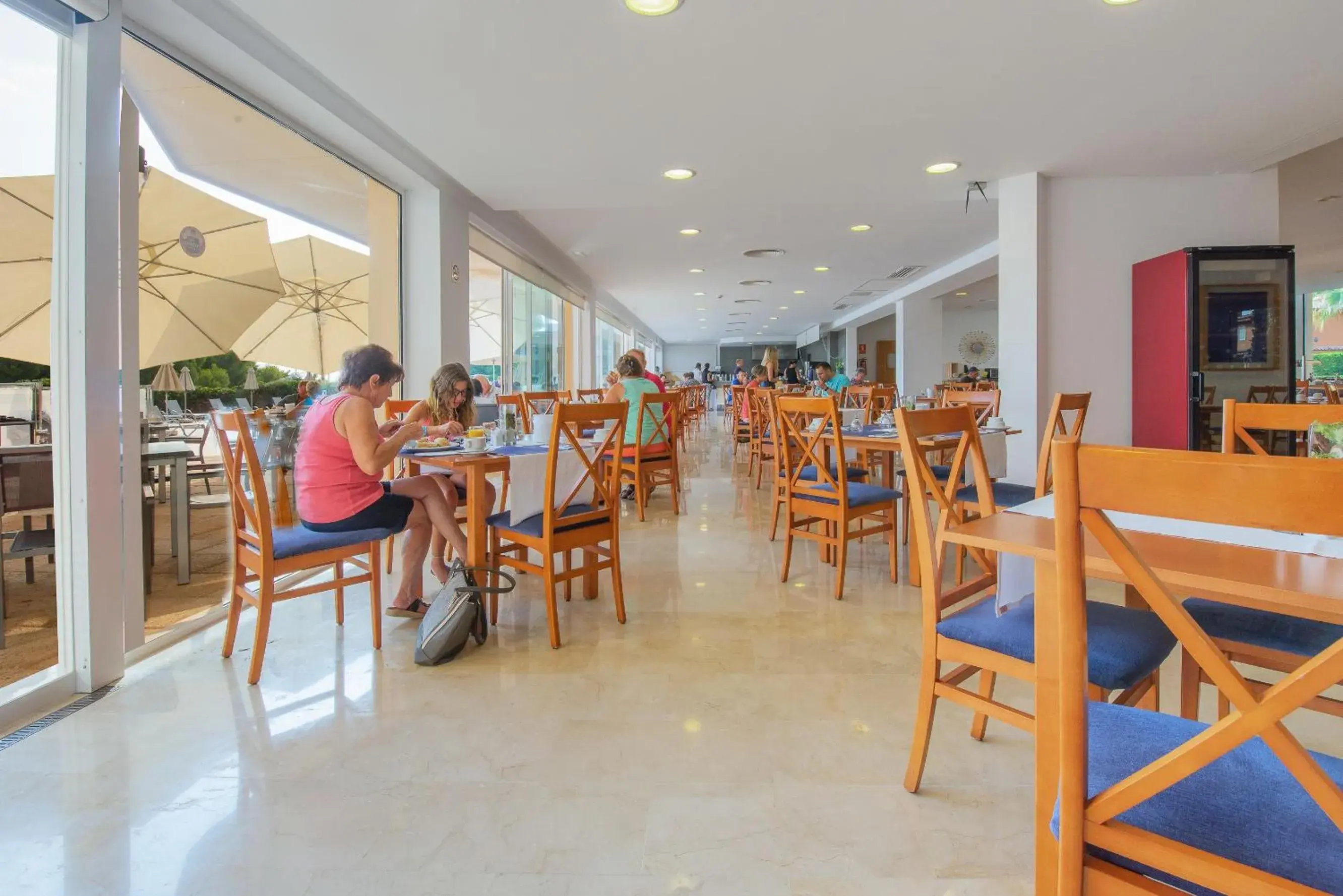 Food and drinks in Aparthotel Dunes Platja Food and drinks in Aparthotel Dunes Platja