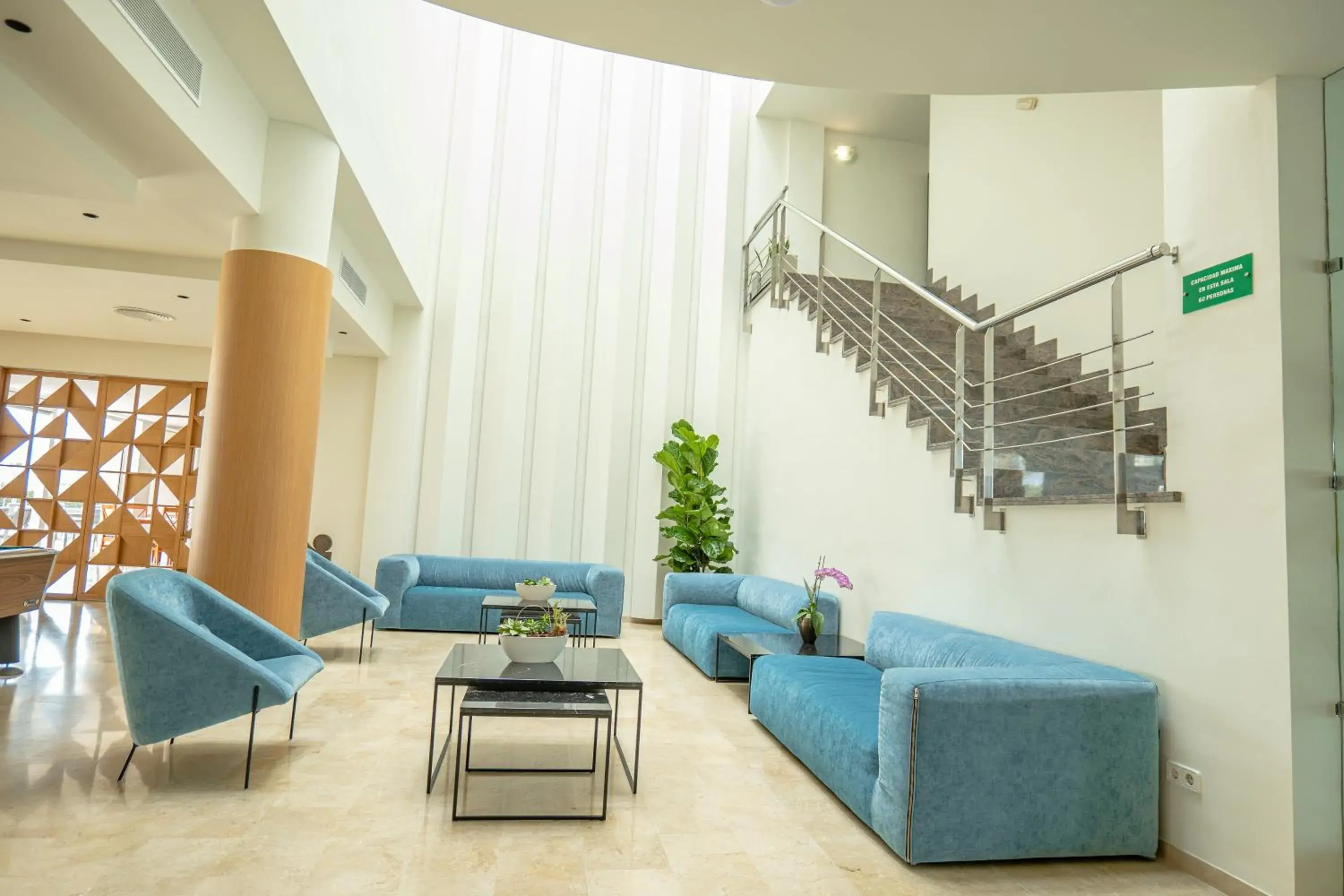 Lounge or bar in Aparthotel Dunes Platja Lounge or bar in Aparthotel Dunes Platja