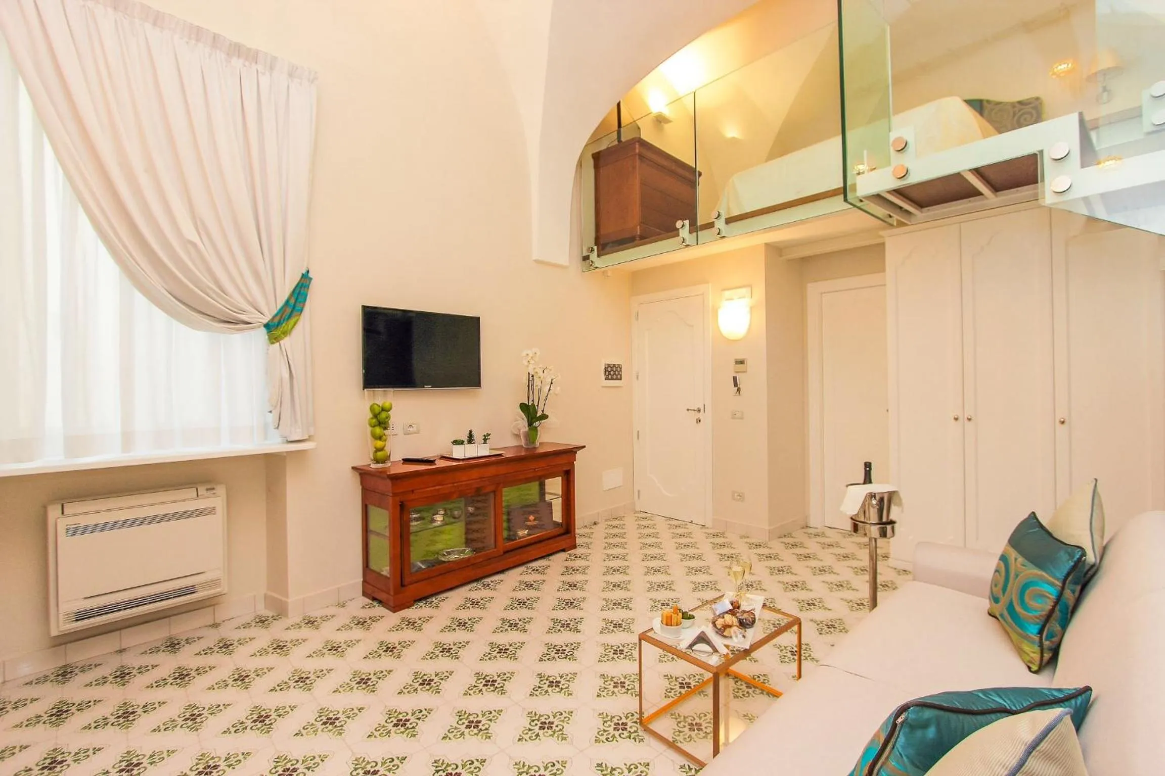 TV and multimedia in DieciSedici