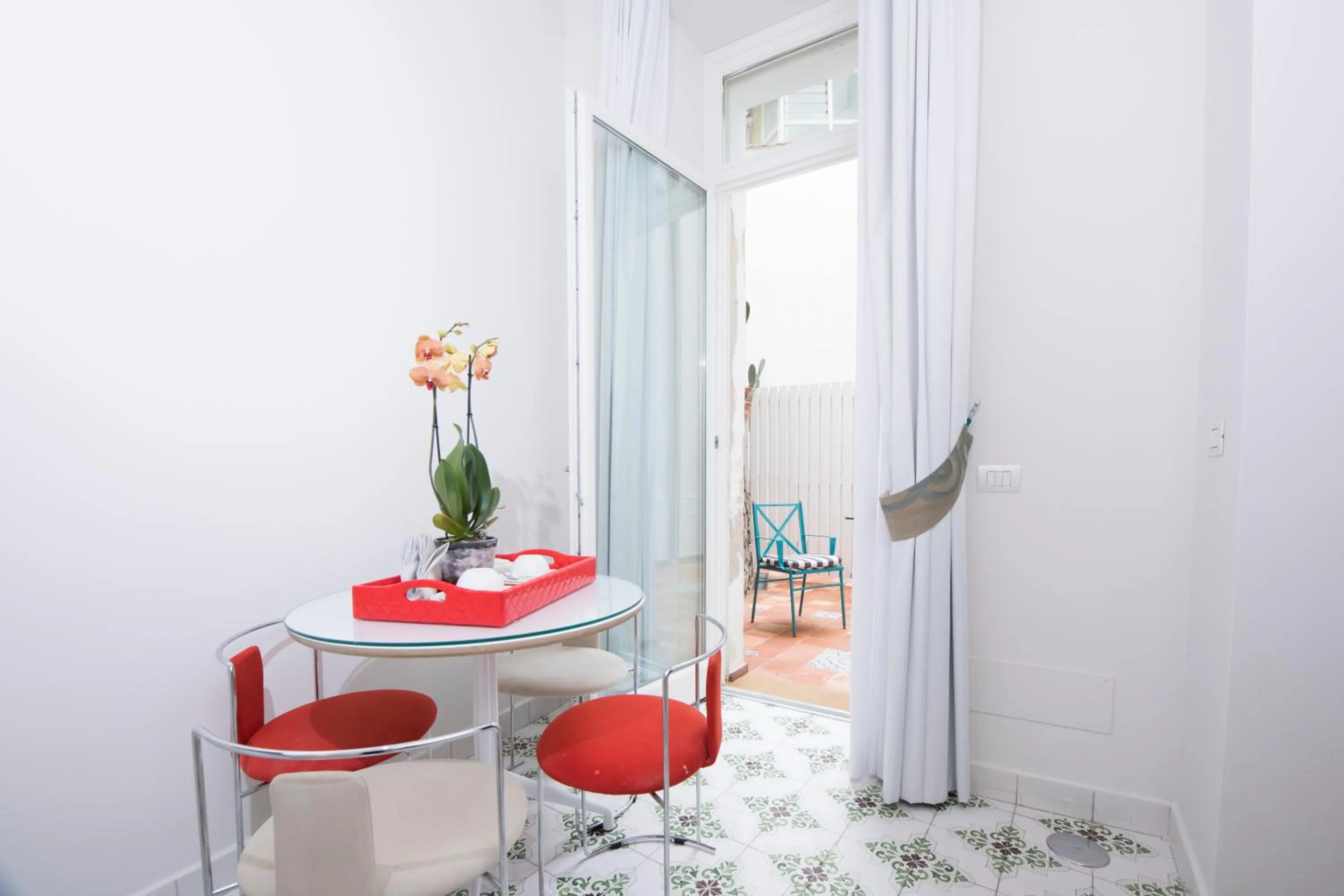 Dining area in DieciSedici