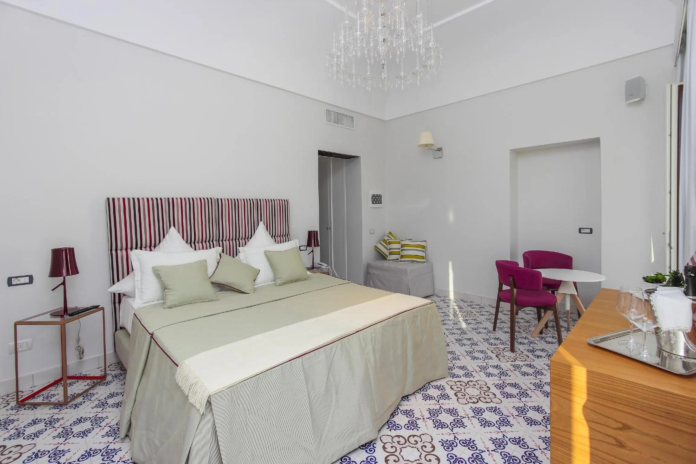 Bedroom, Bed in DieciSedici