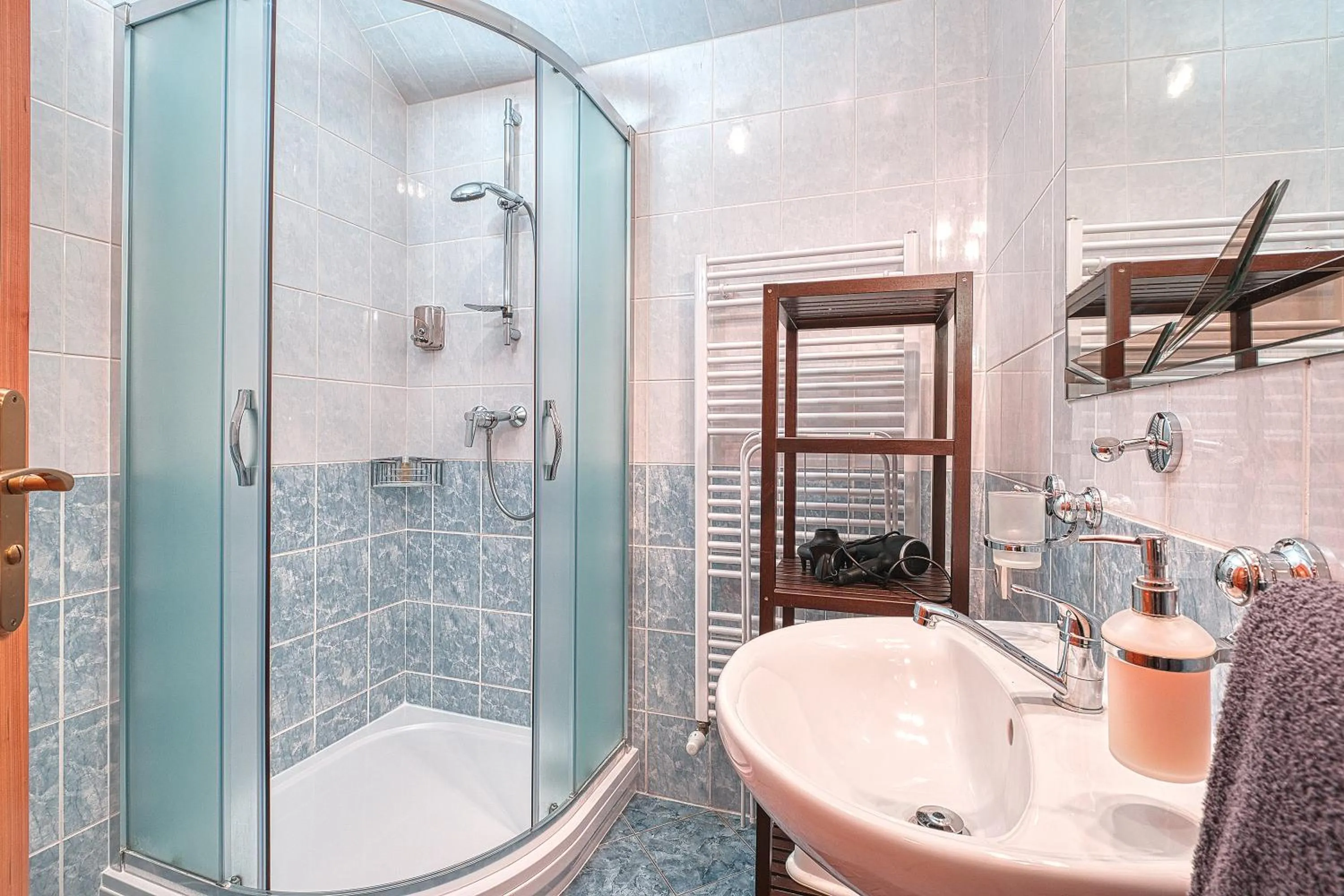 Bathroom in Apartments White - Hill