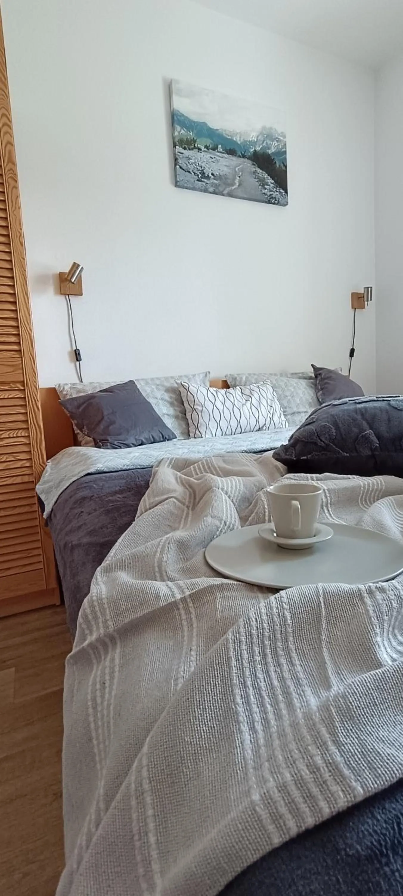 Bed in Apartments White - Hill