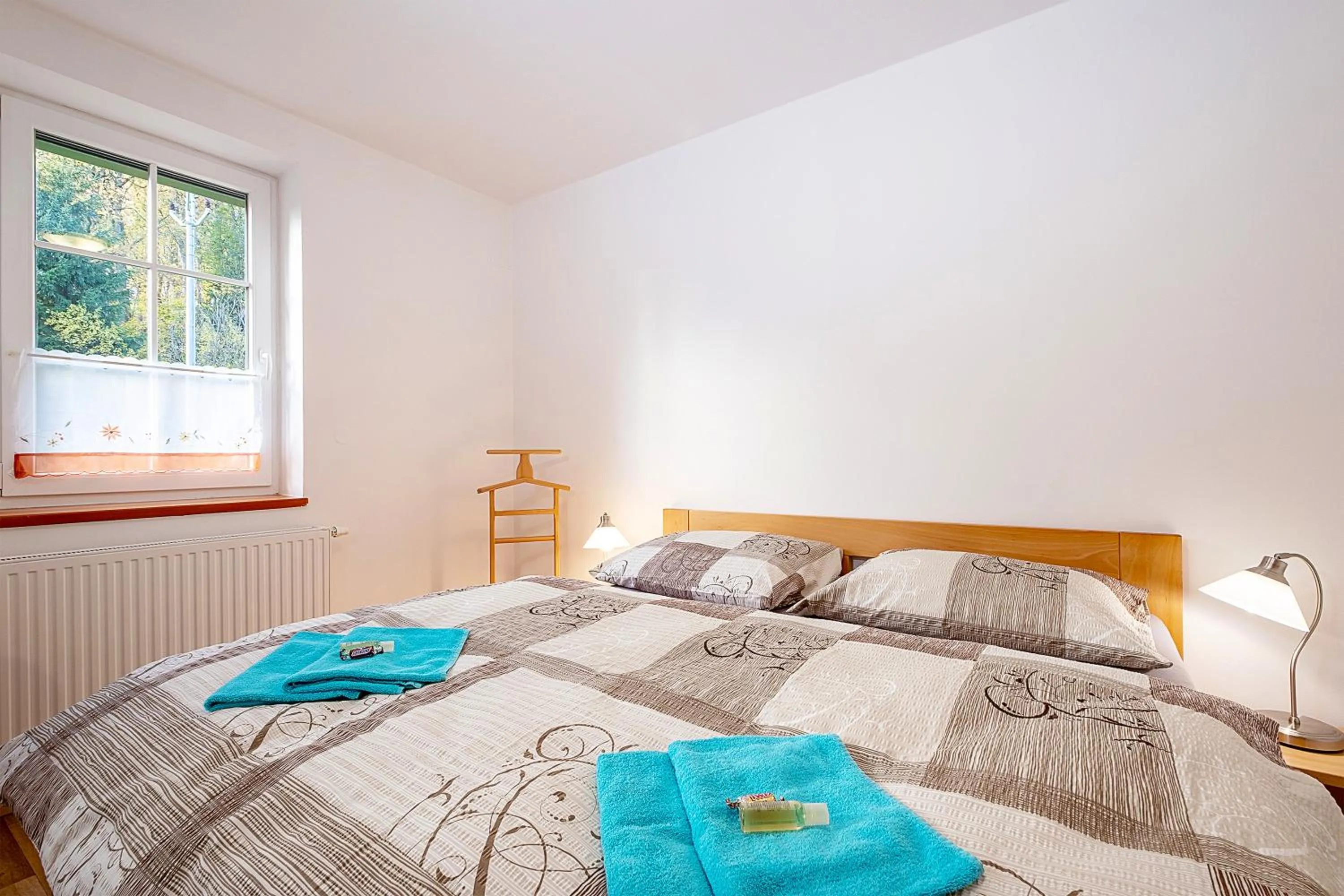 Bed in Apartments White - Hill