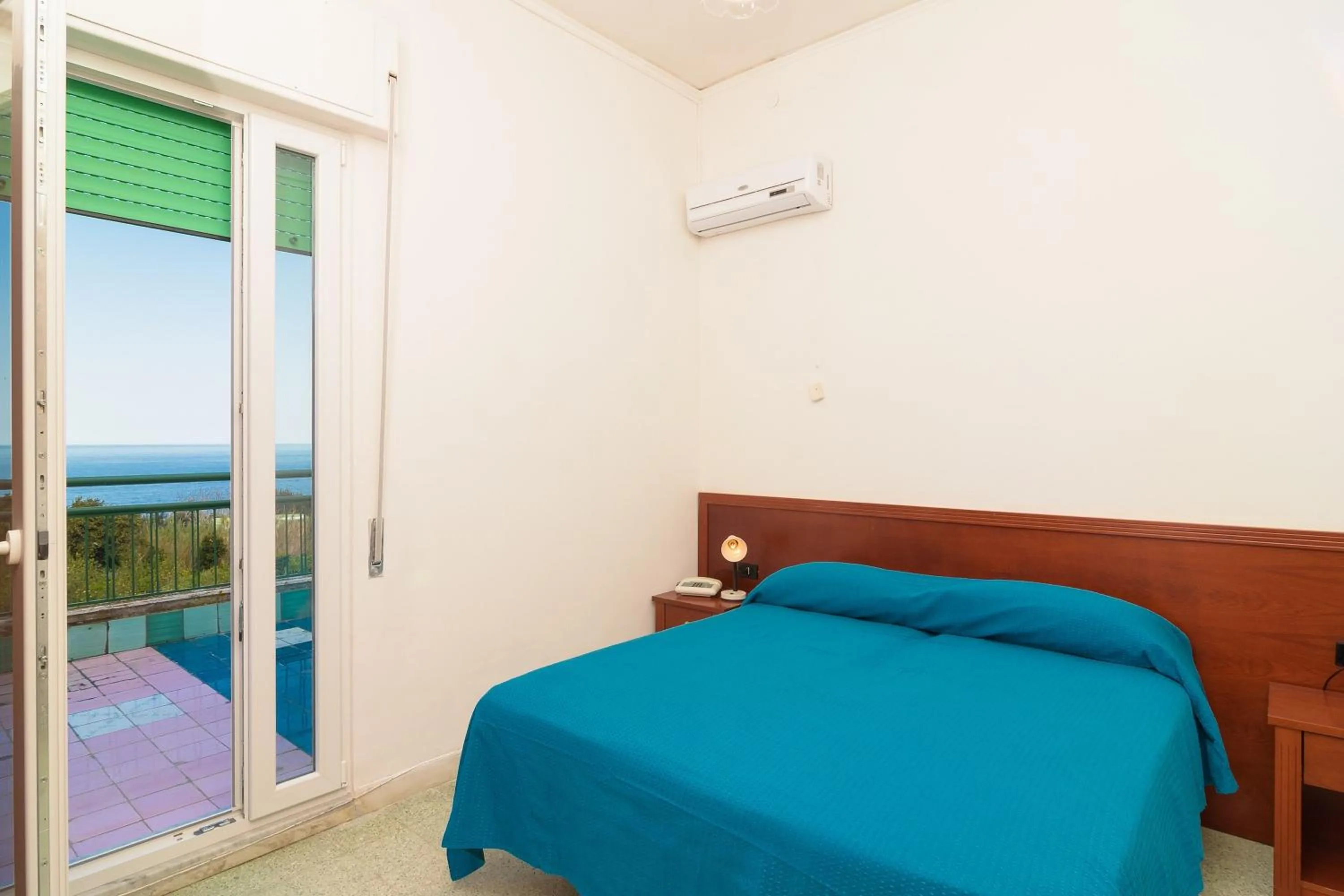 Bedroom, Bed in Hotel Riviera