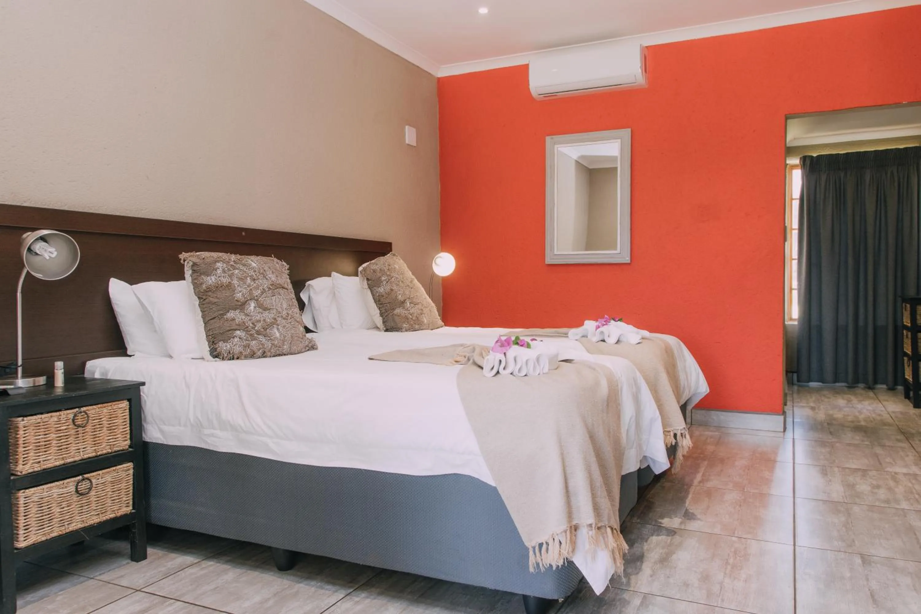 Bedroom, Bed in Kruger View Chalets